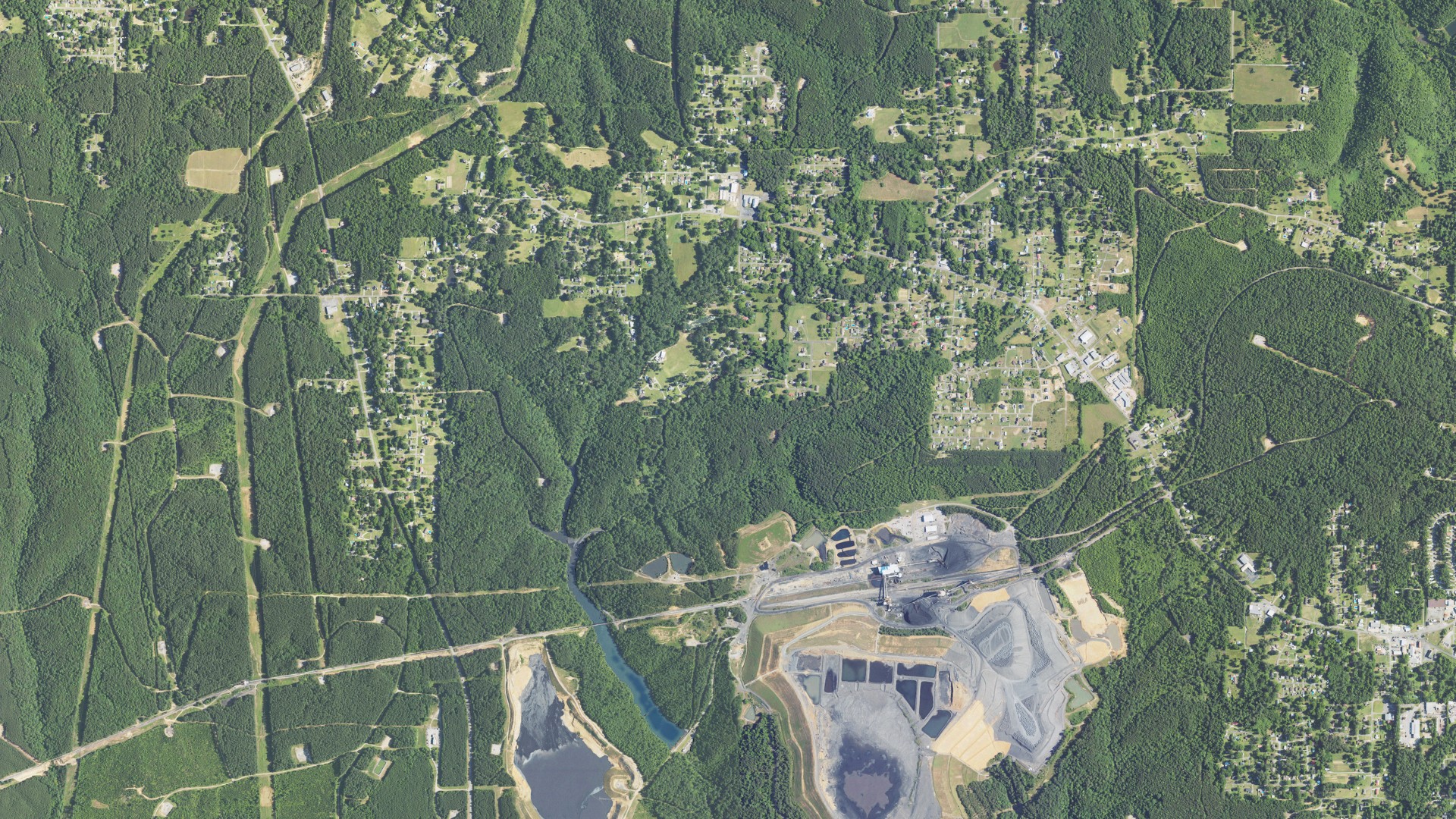 Natural-color aerial photograph of land around Concord, Alabama