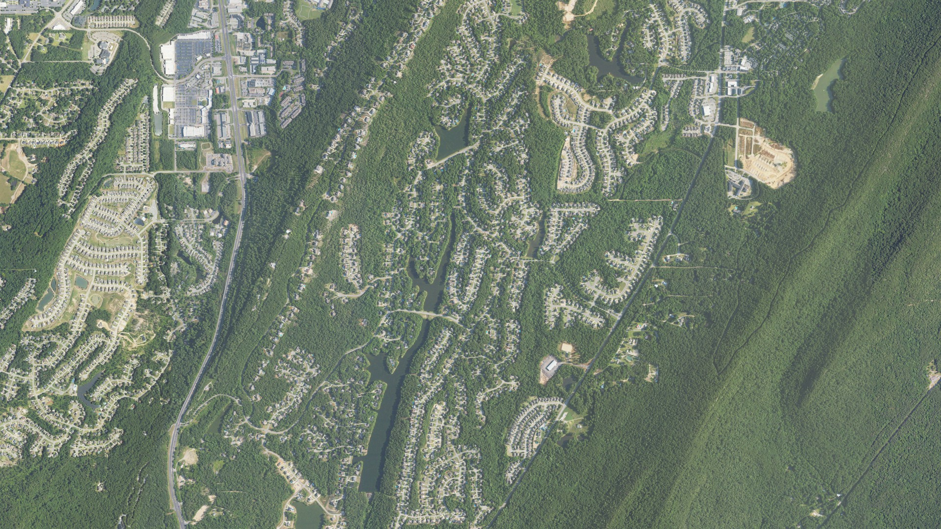 Natural-color aerial photograph of land around Highland Lakes, Alabama
