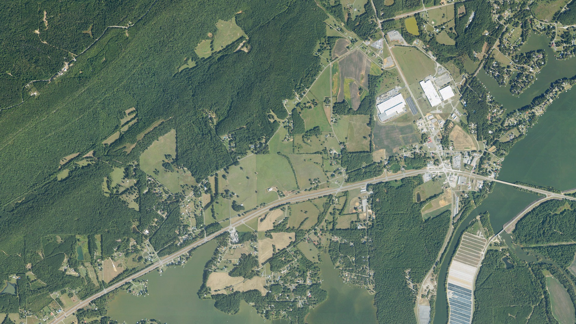 Natural-color aerial photograph of land around Leesburg, Alabama