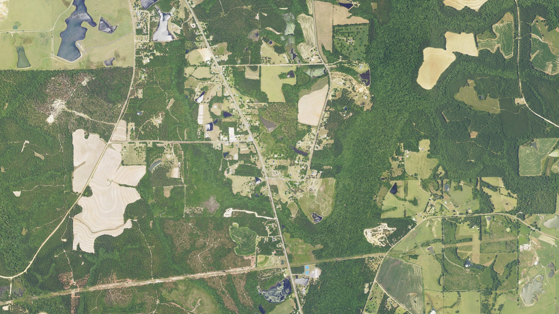 Natural-color aerial photograph of land around Libertyville, Alabama