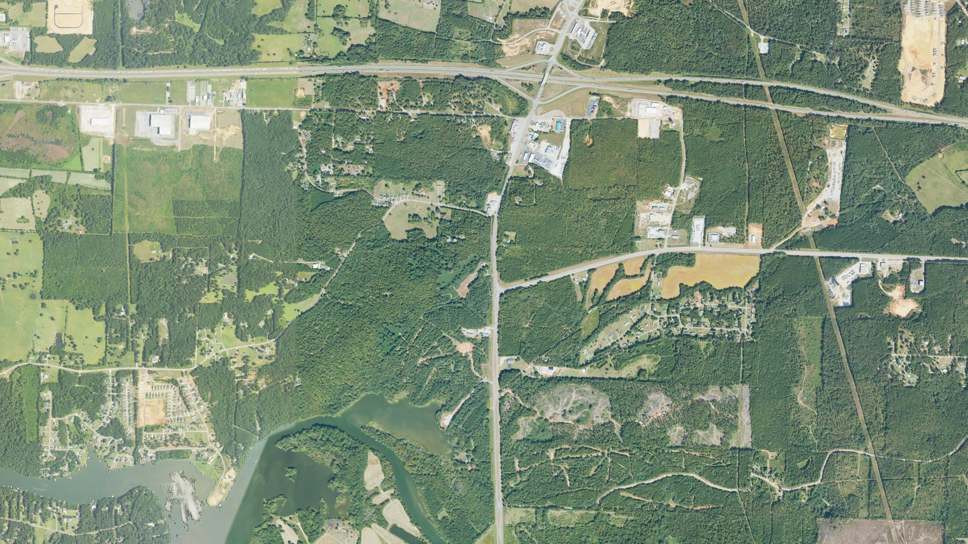 Natural-color aerial photograph of land around Lincoln, Alabama