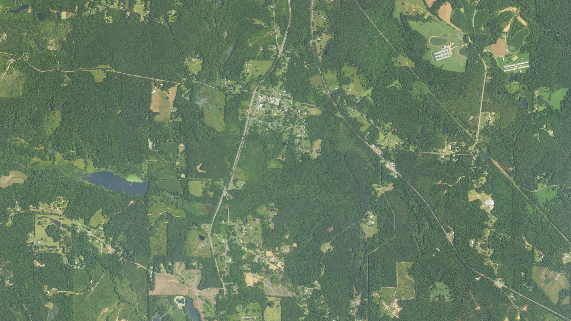 Natural-color aerial photograph of land around Nauvoo, Alabama
