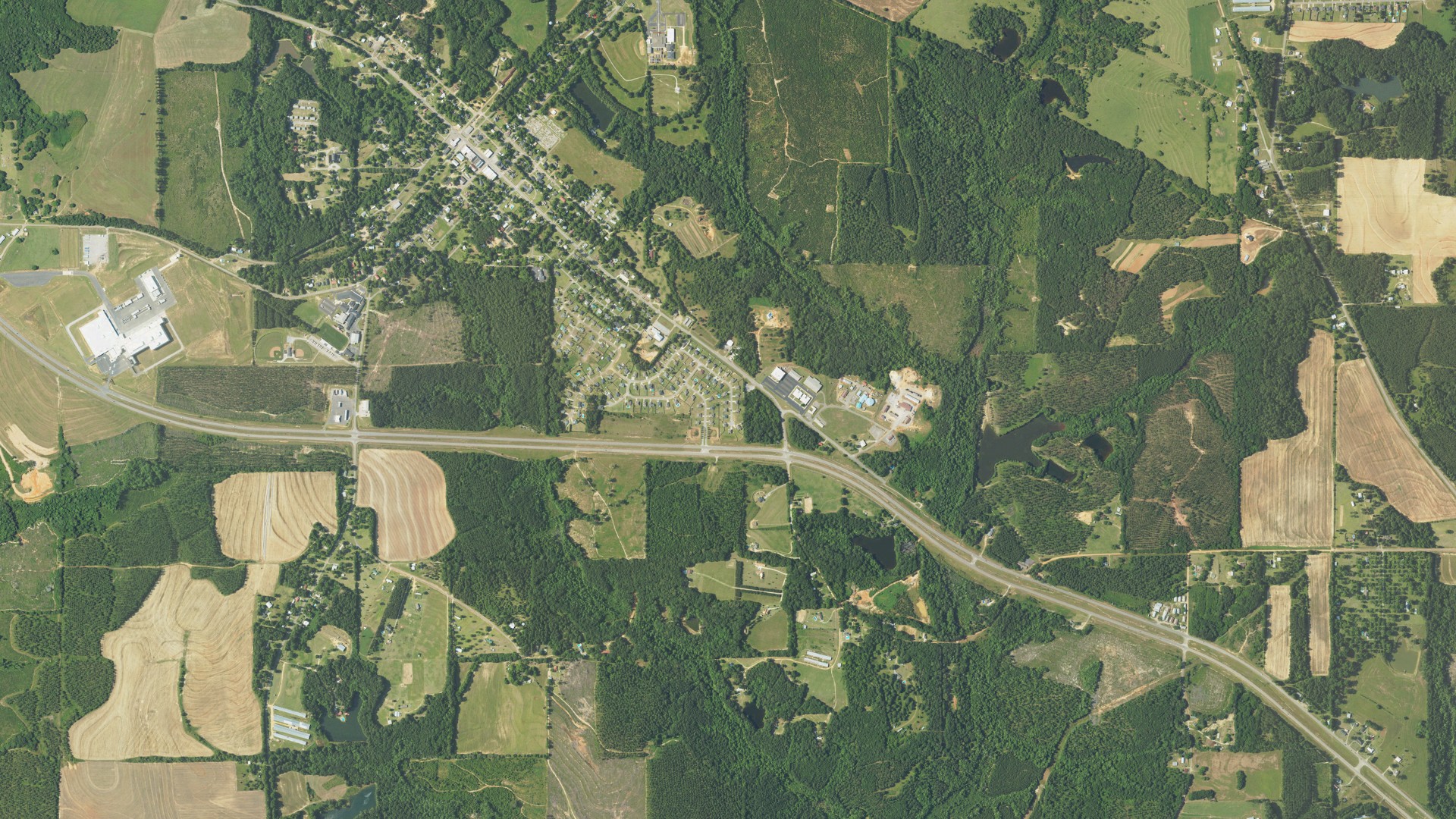 Natural-color aerial photograph of land around New Brockton, Alabama