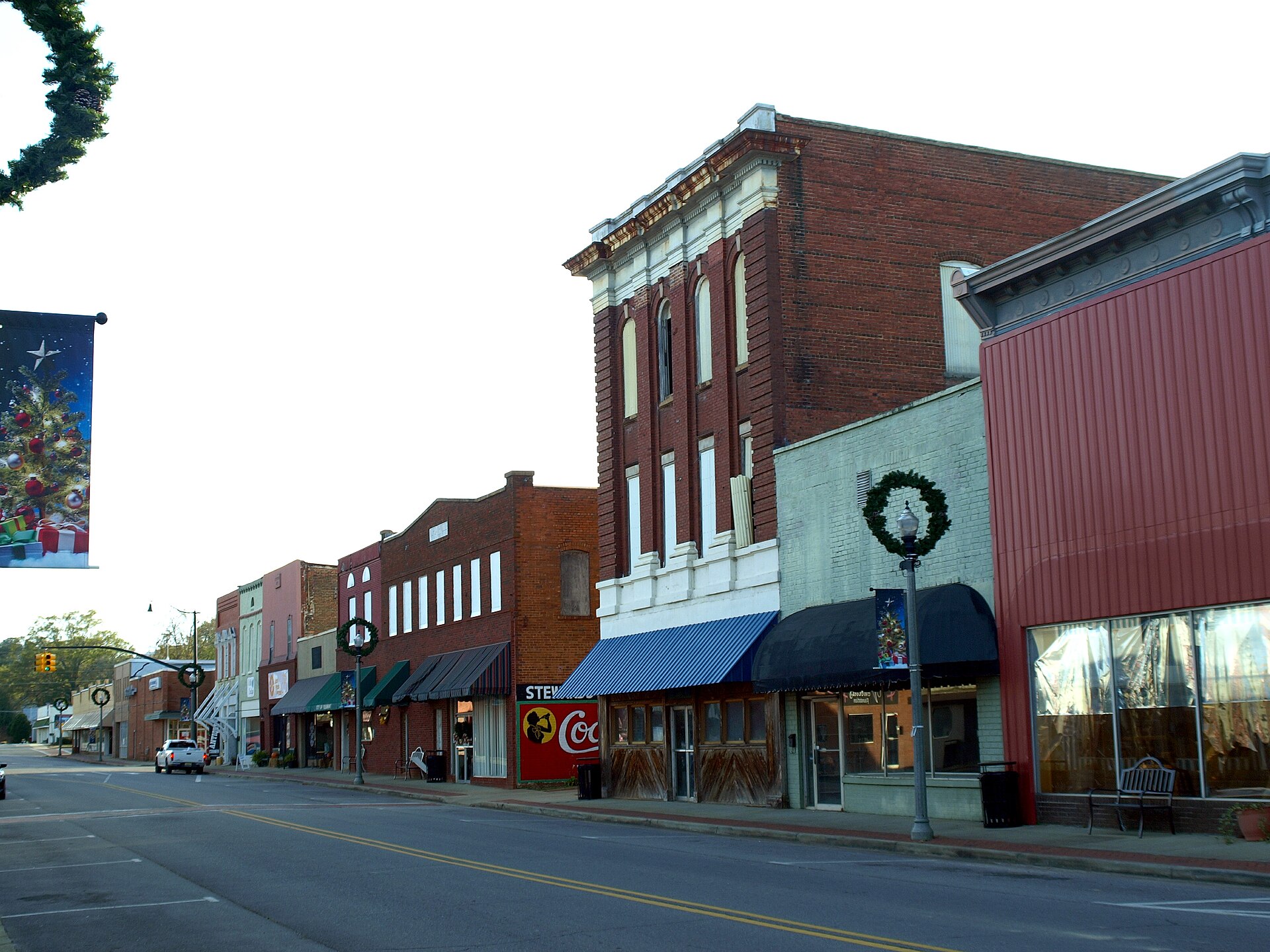 Buildings on Center Avenue in Piedmont, Alabama