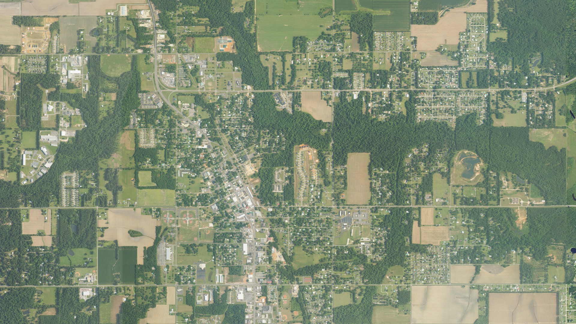 Natural-color aerial photograph of land around Robertsdale, Alabama