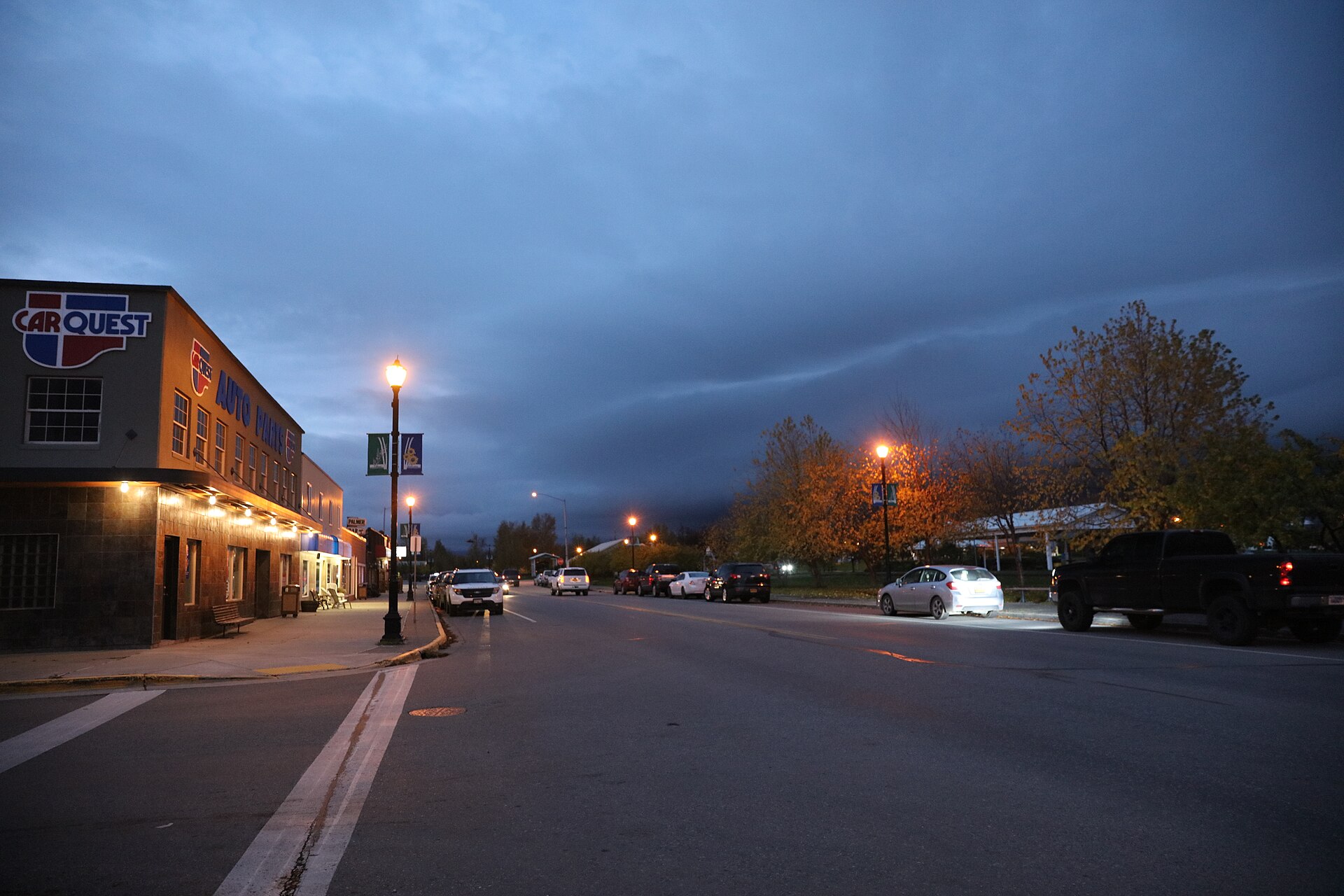 Sud Colony Way di sera — Palmer, Alaska
