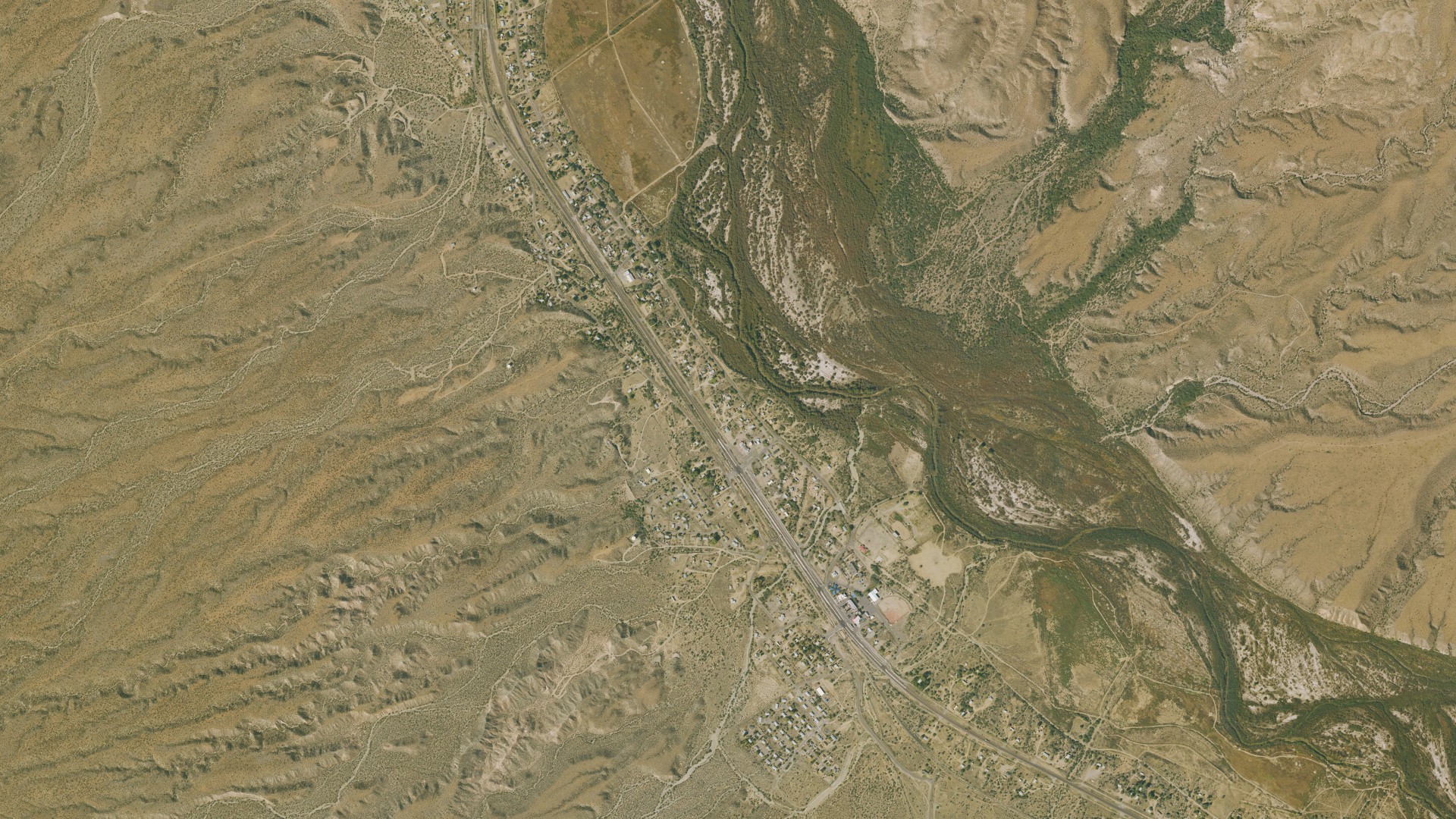 Natural-color aerial photograph of land around Bylas, Arizona