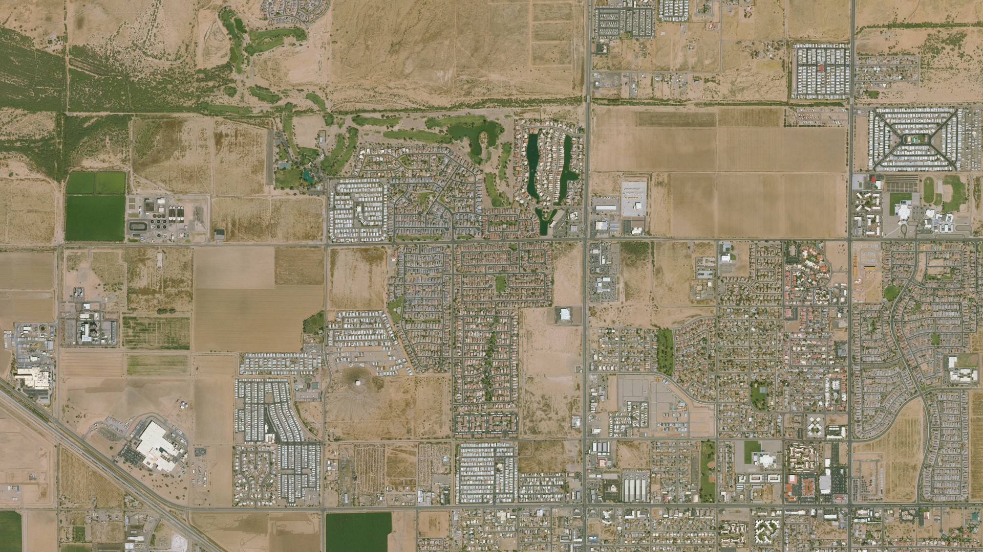 Natural-color aerial photograph of land around Casa Grande, Arizona