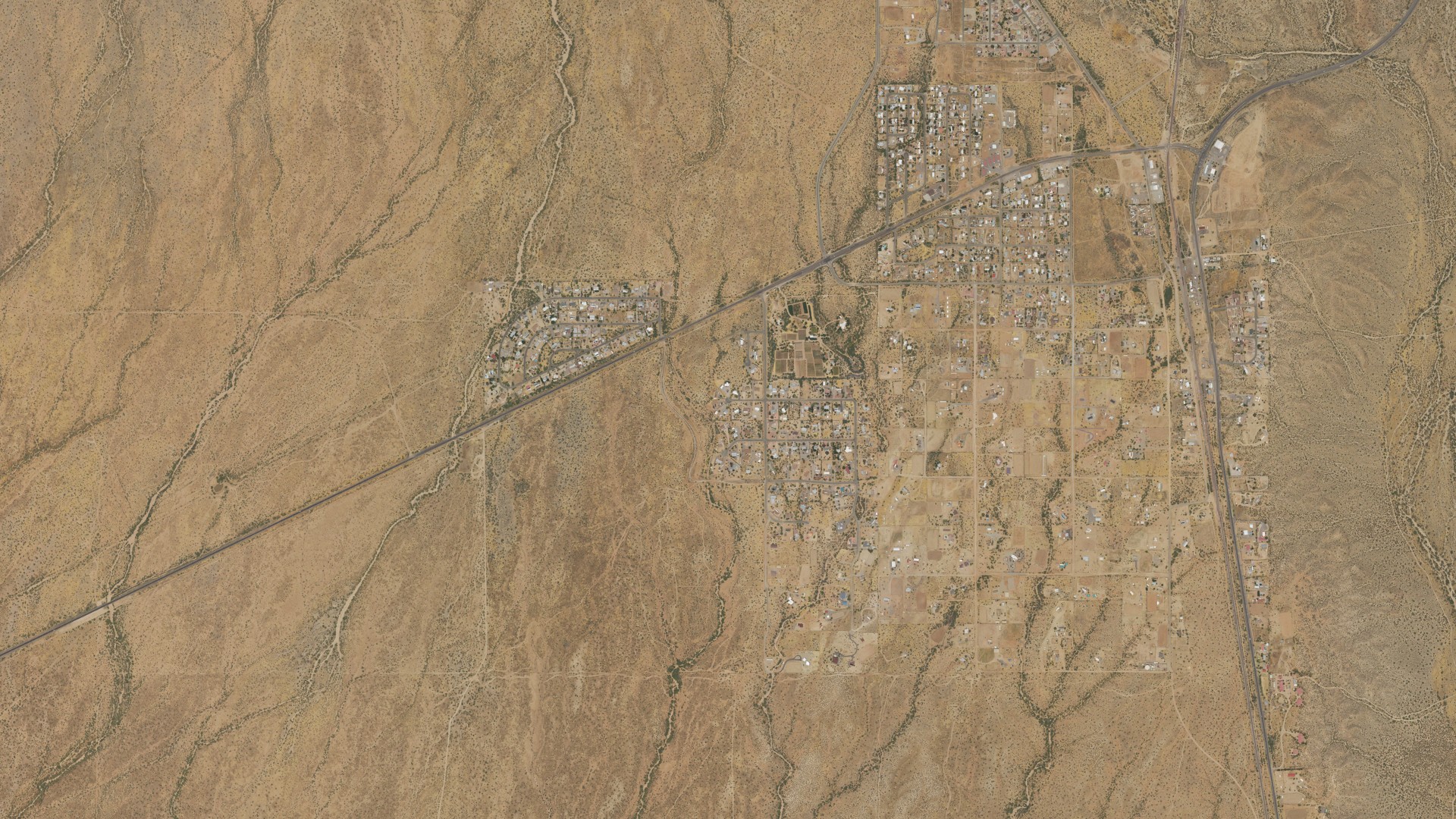 Natural-color aerial photograph of land around Congress, Arizona
