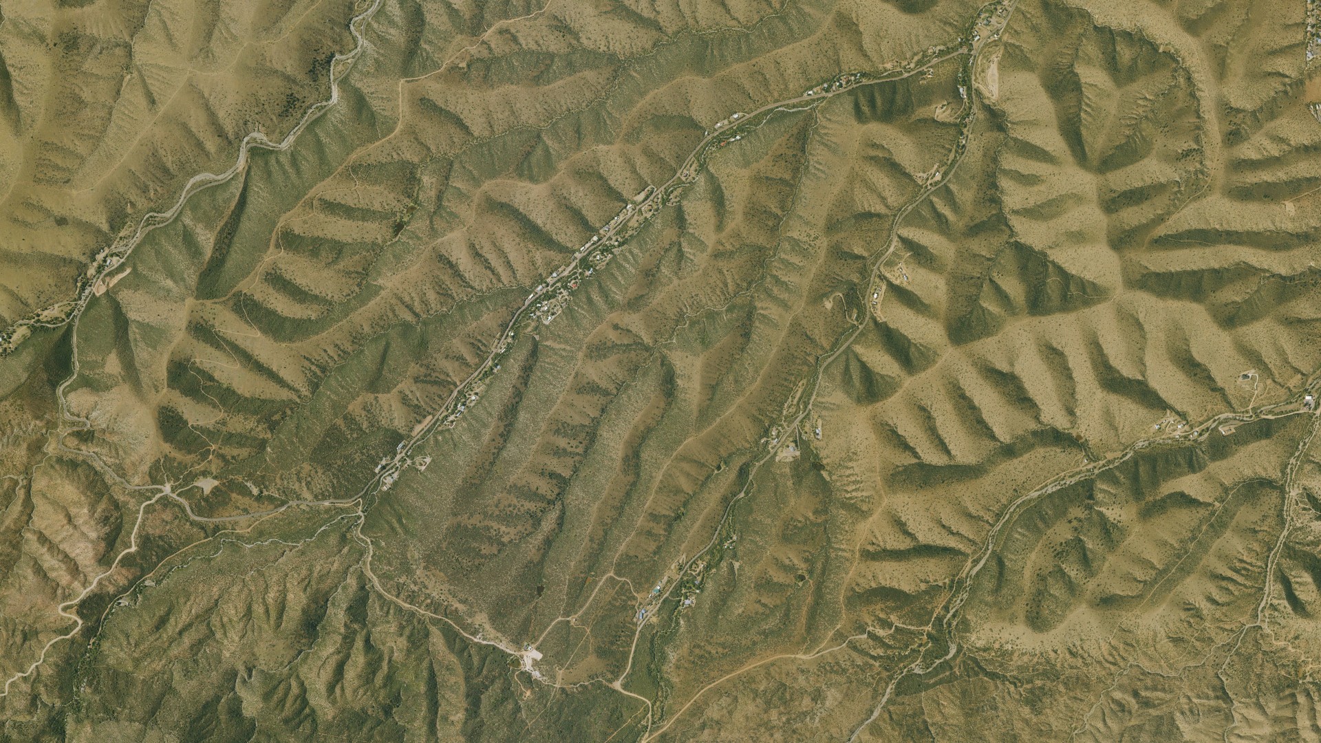 Natural-color aerial photograph of land around Icehouse Canyon, Arizona