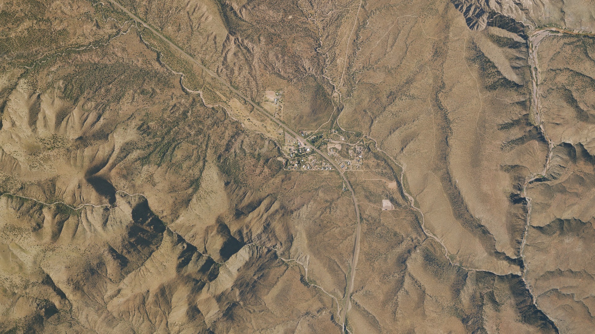Natural-color aerial photograph of land around Jakes Corner, Arizona