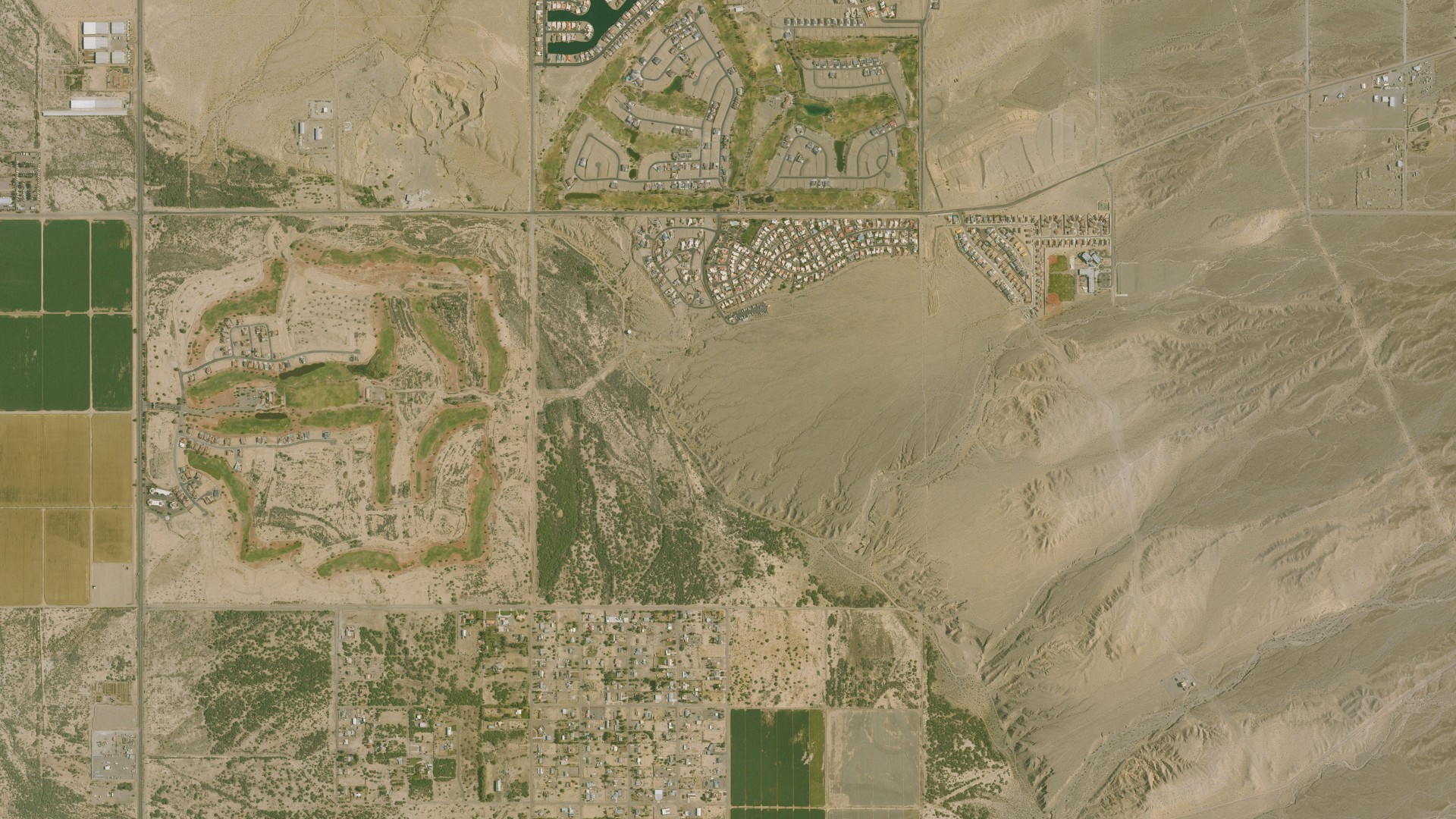 Natural-color aerial photograph of land around Mesquite Creek, Arizona