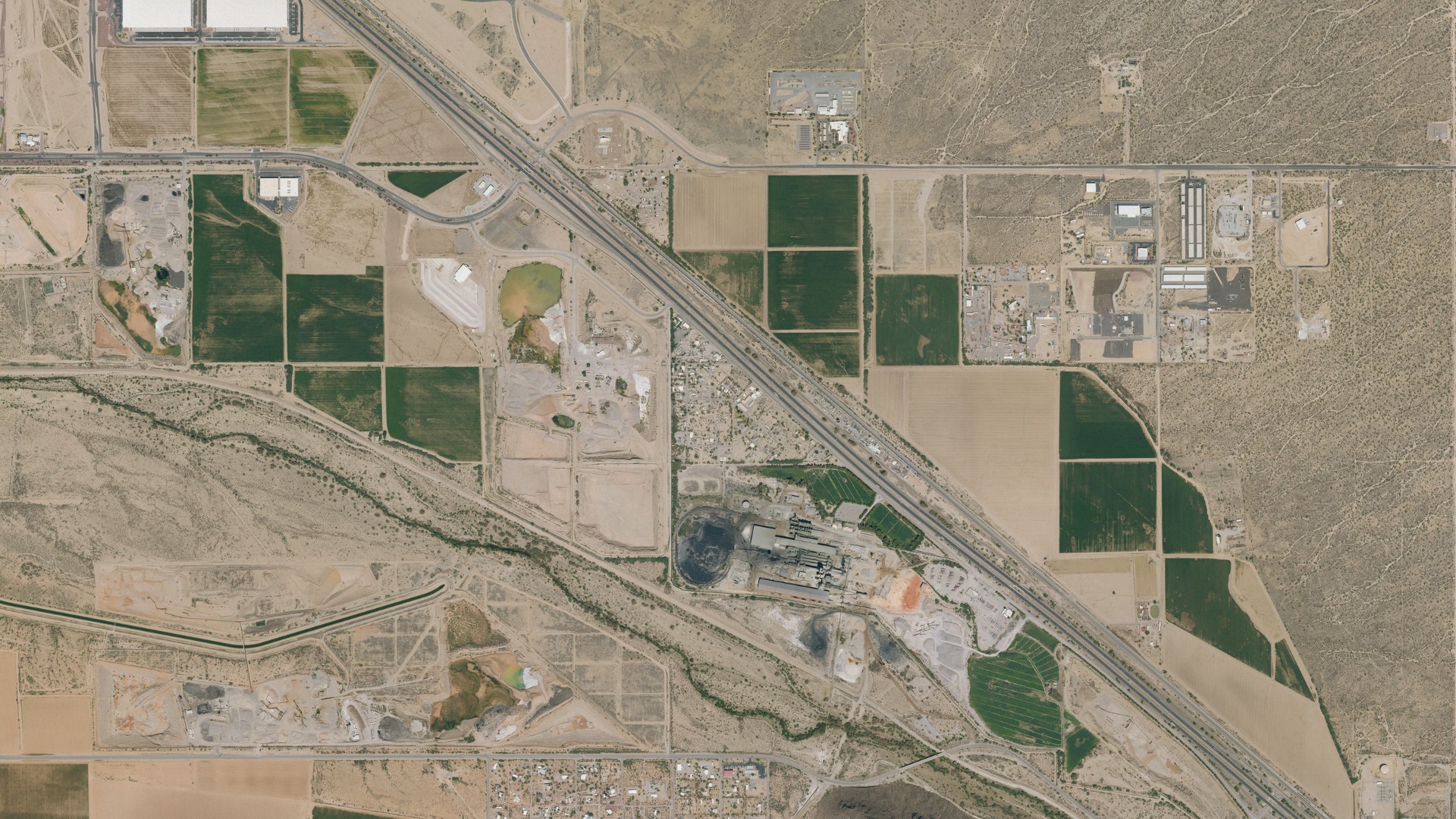 Natural-color aerial photograph of land around Rillito, Arizona