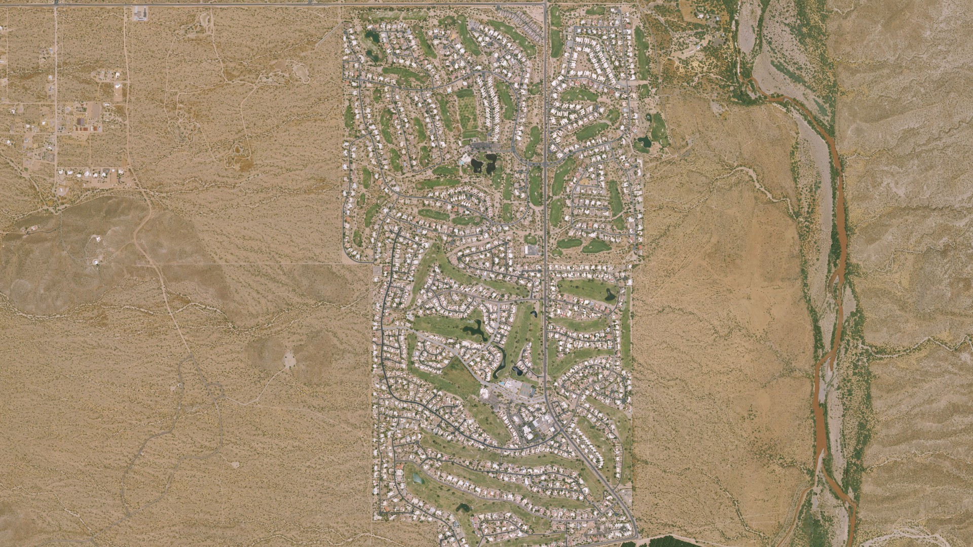 Natural-color aerial photograph of land around Rio Verde, Arizona