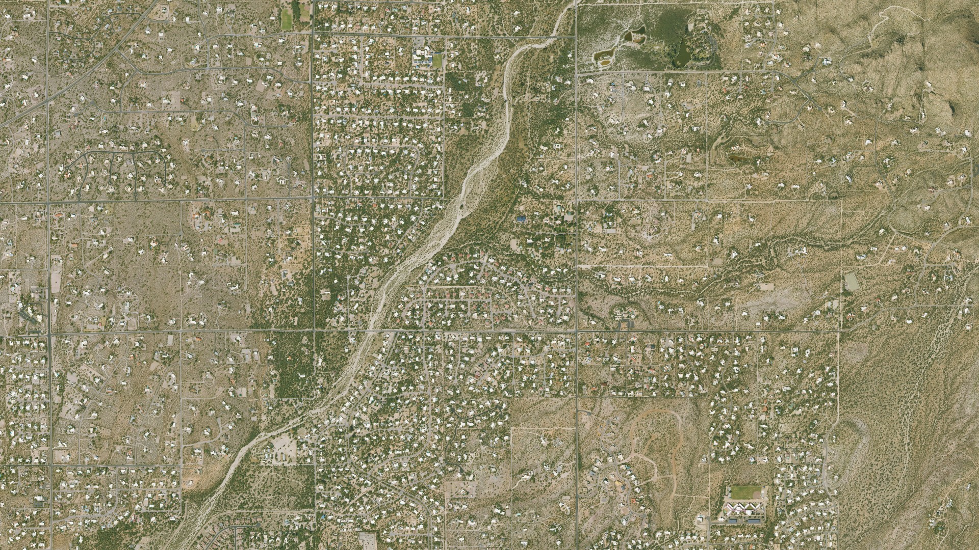 Natural-color aerial photograph of land around Tanque Verde, Arizona