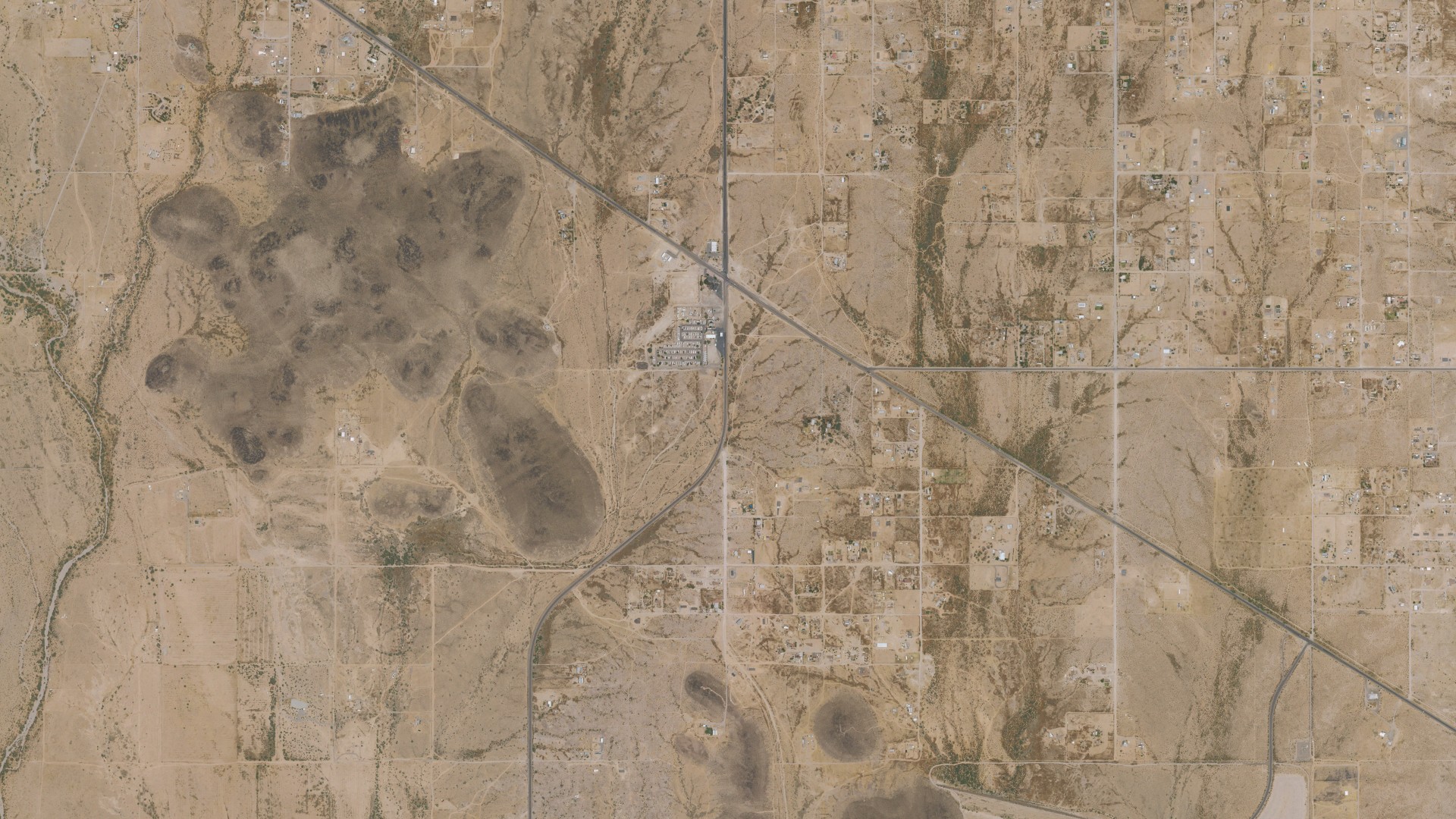 Natural-color aerial photograph of land around Wintersburg, Arizona