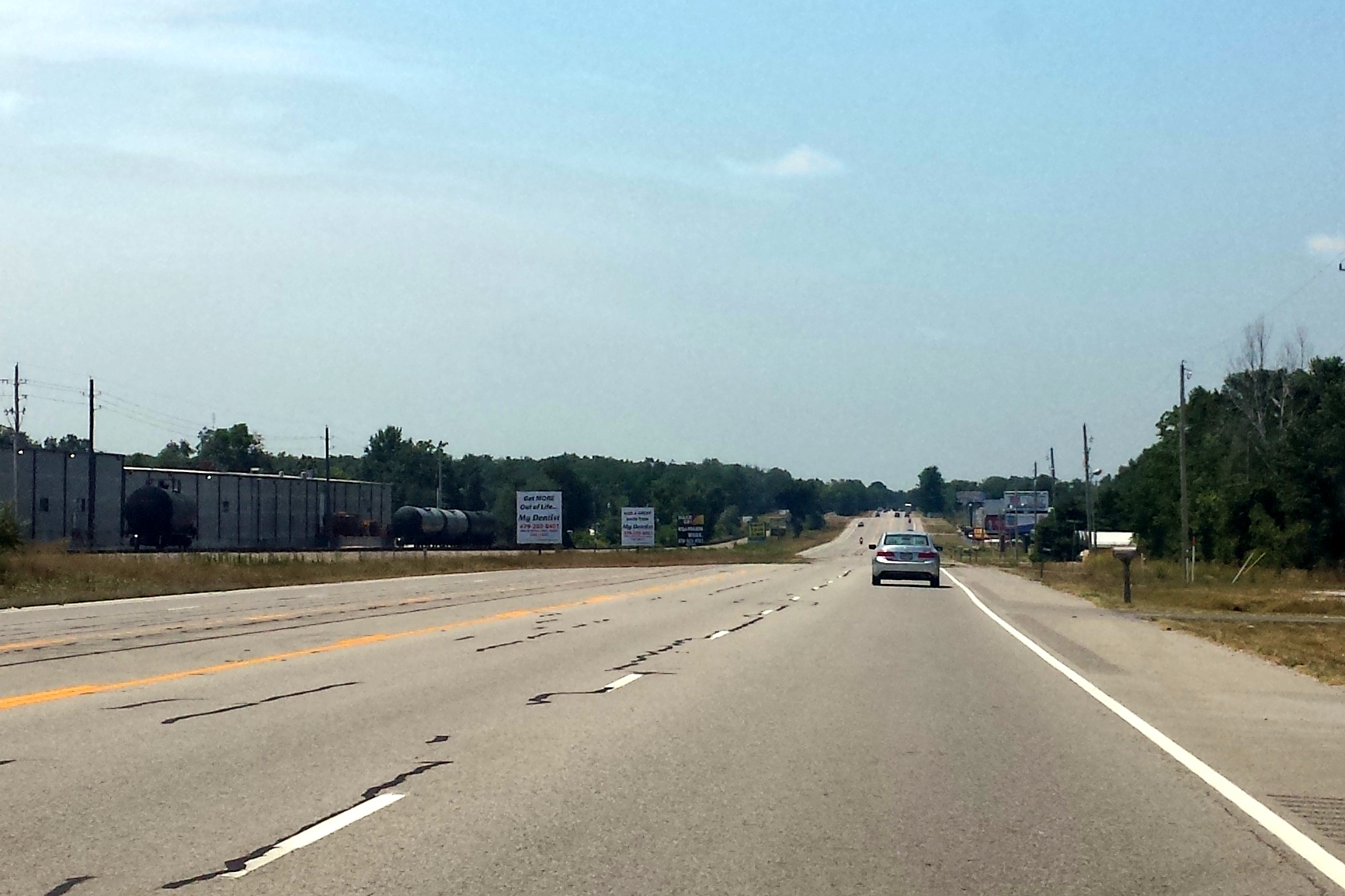 US 62 runs west in Avoca, Arkansas