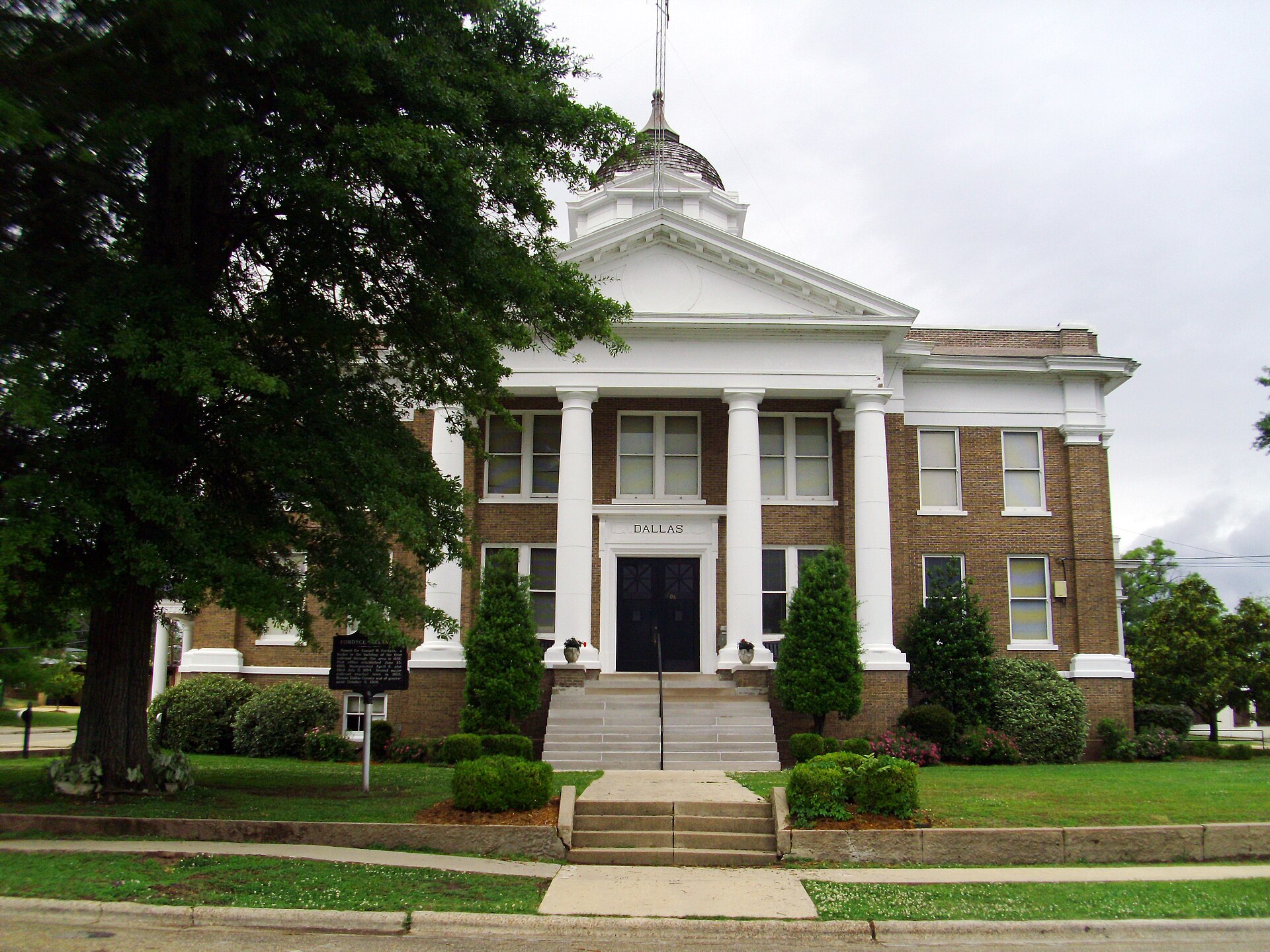 Facade — Dallas County, Arkansas