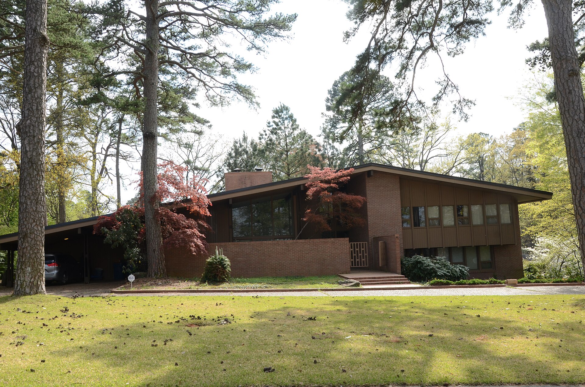 Sam and Shirley Strauss House — Cammack Village, Arkansas