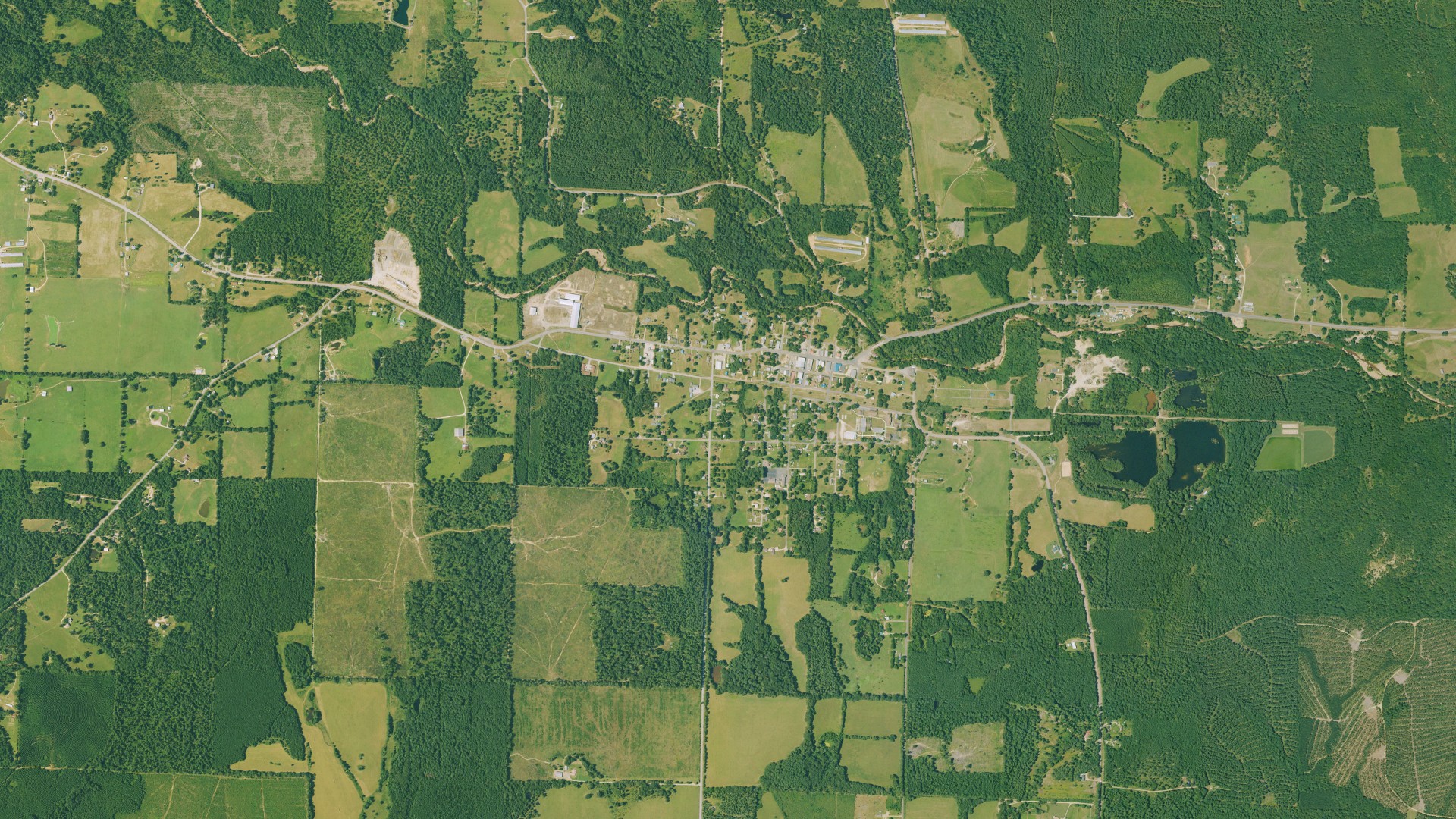Natural-color aerial photograph of land around Delight, Arkansas