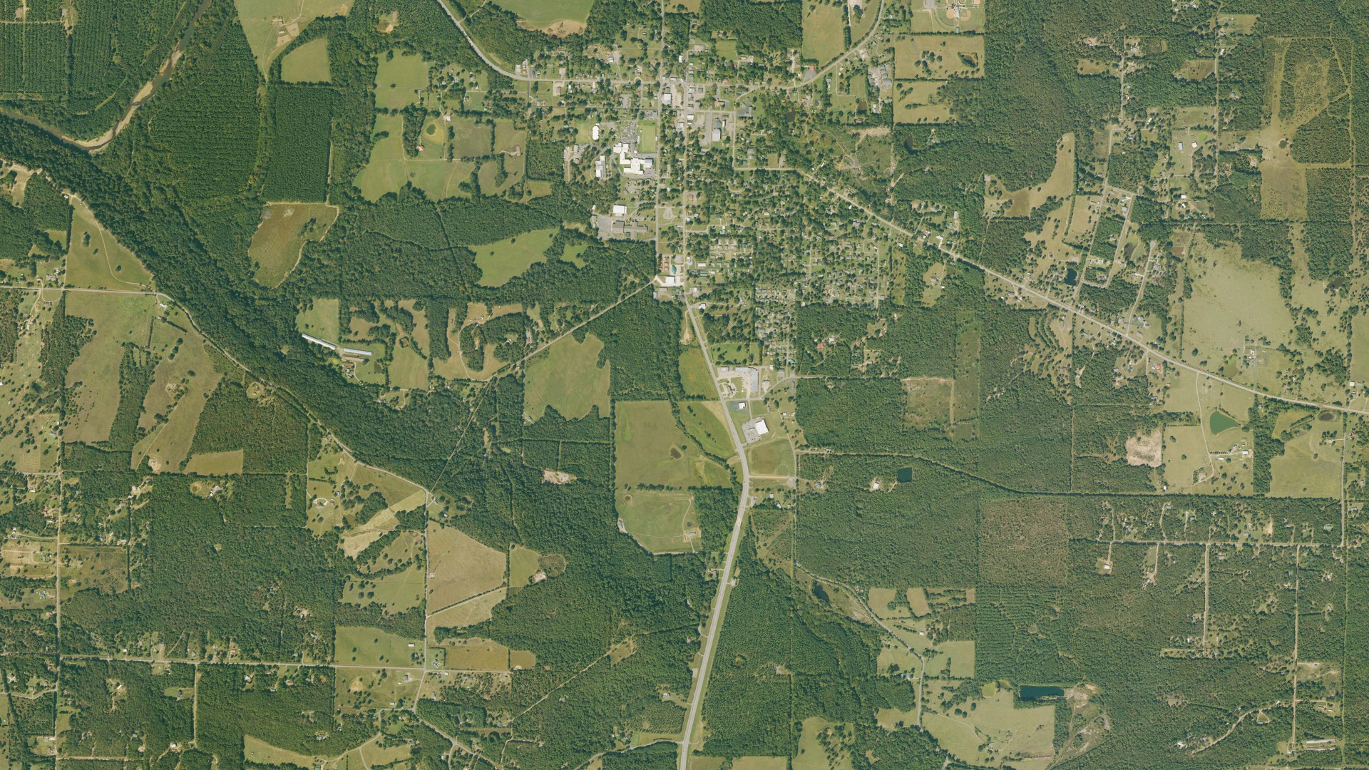 Natural-color aerial photograph of land around Dover, Arkansas
