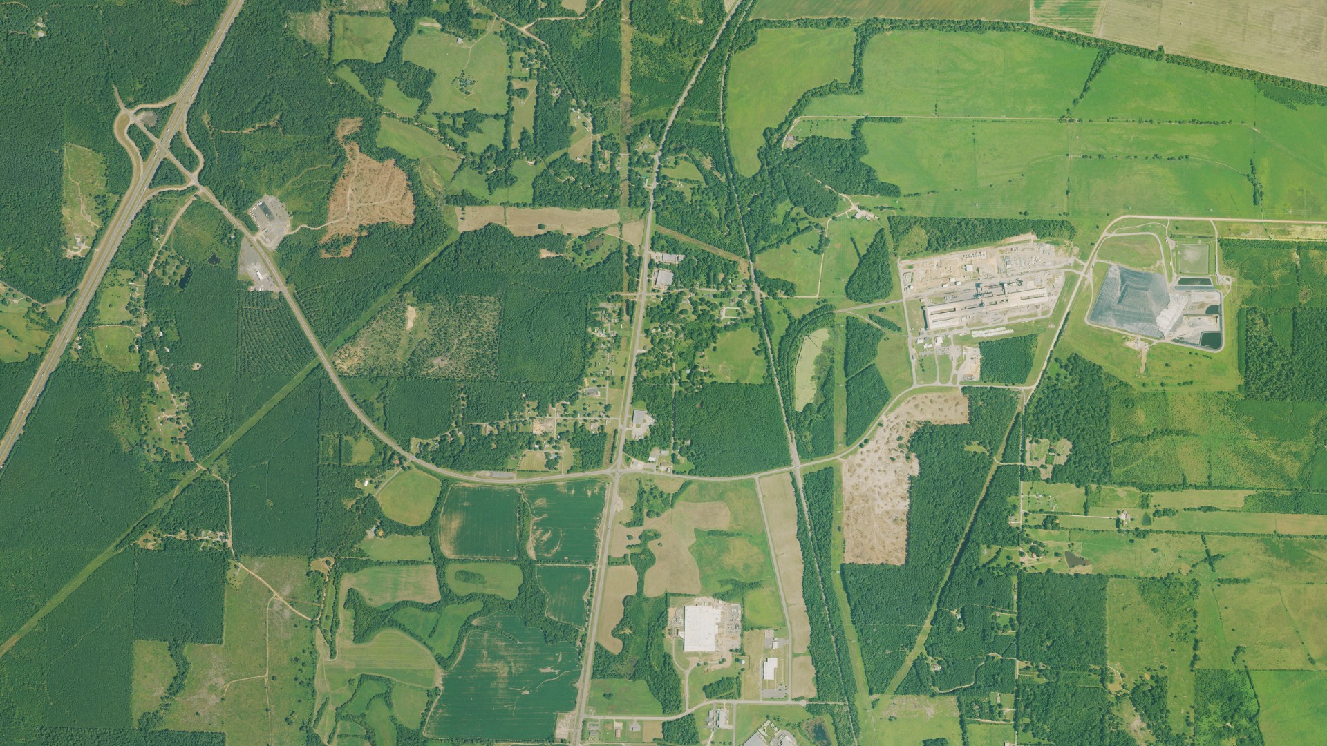 Natural-color aerial photograph of land around Gum Springs, Arkansas