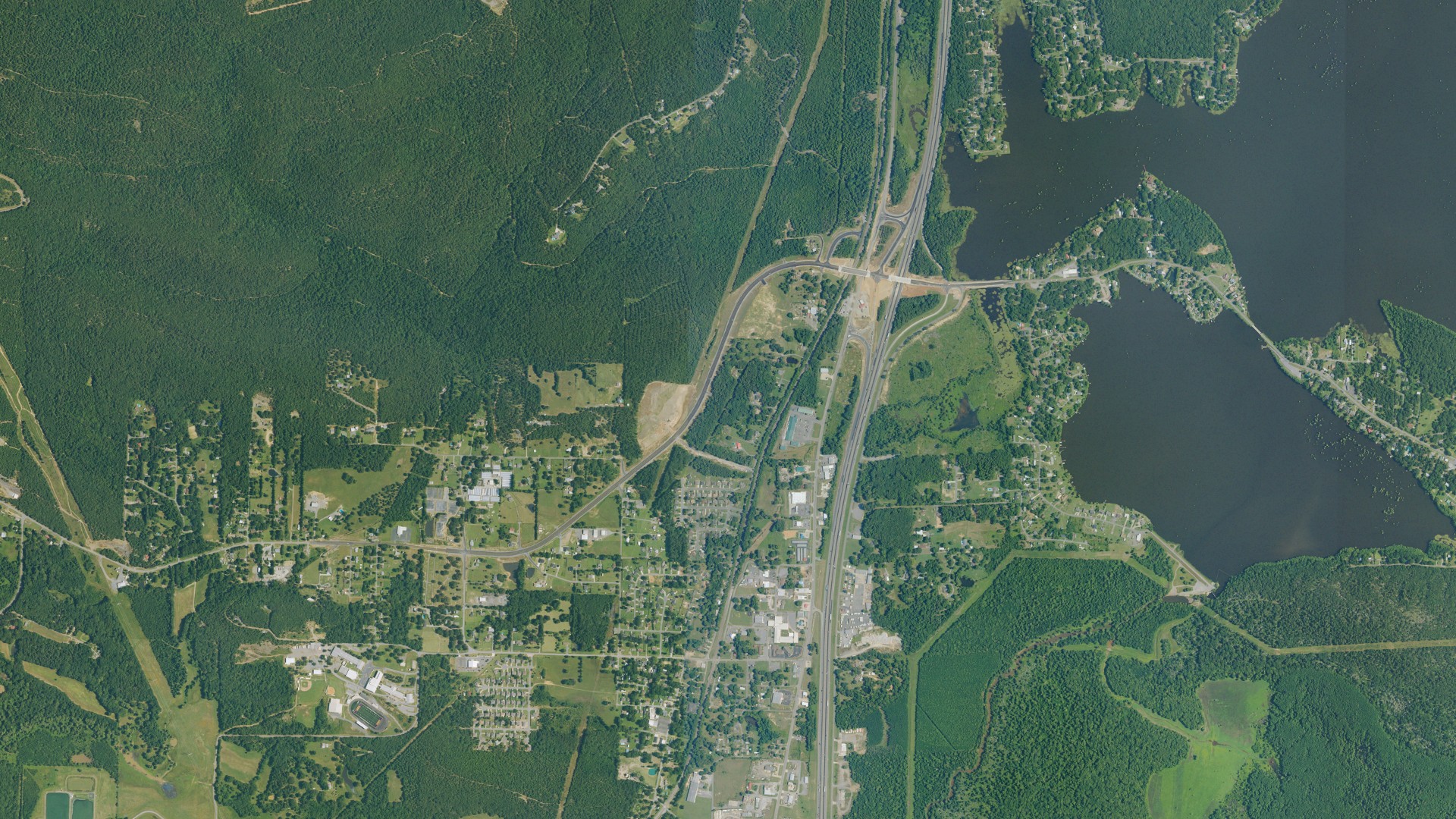 Natural-color aerial photograph of land around Mayflower, Arkansas