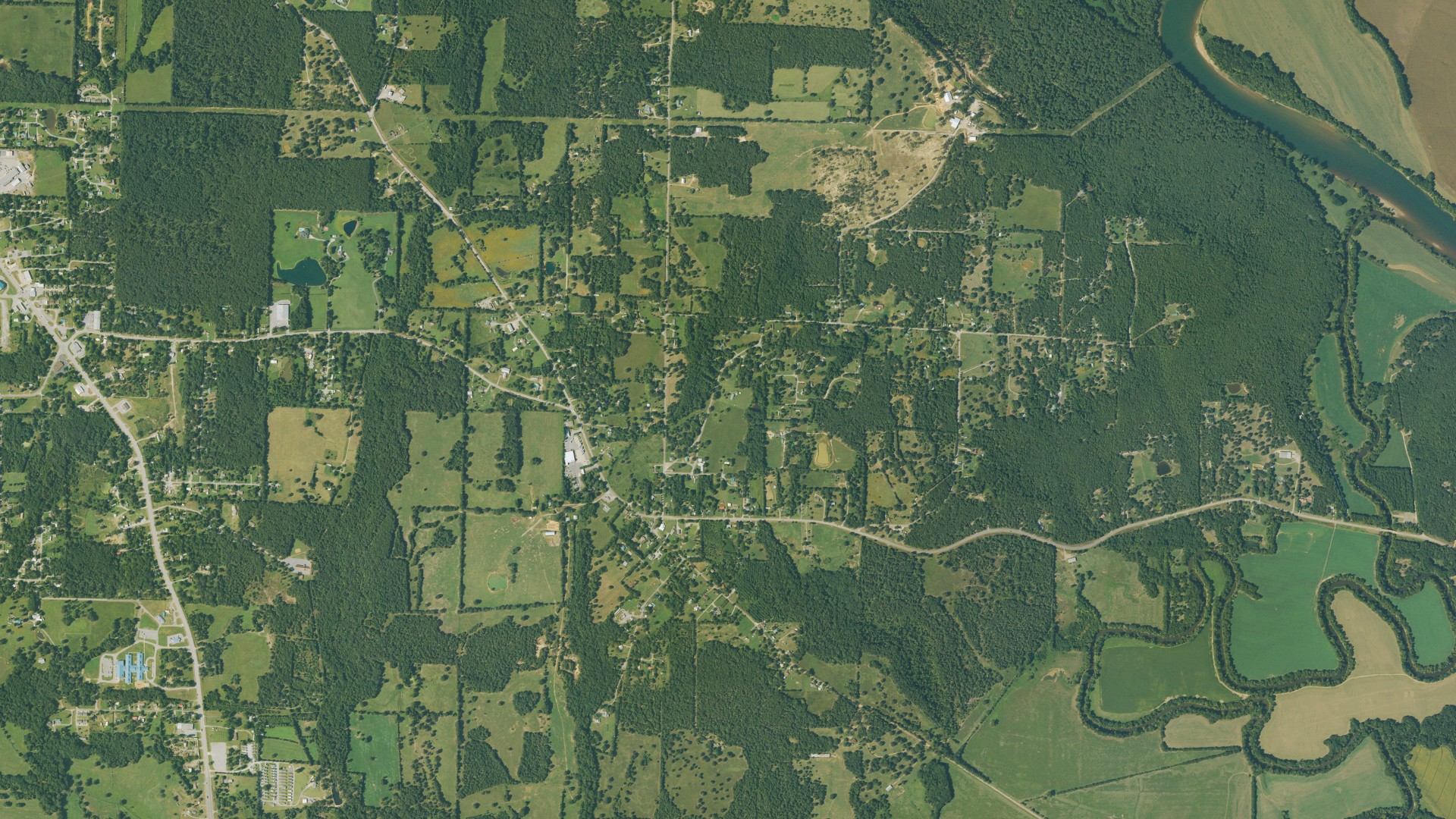 Natural-color aerial photograph of land around Salado, Arkansas
