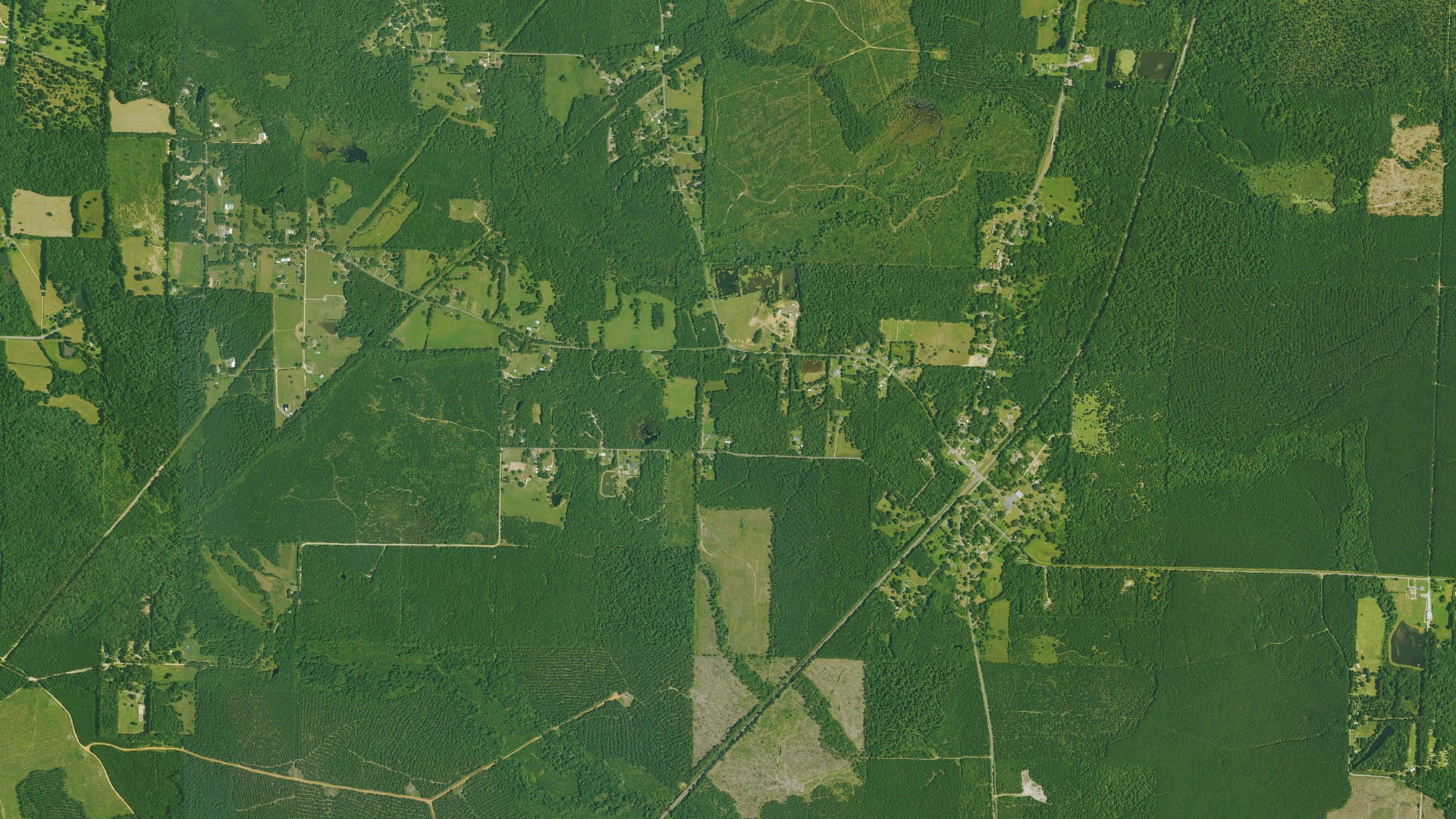 Natural-color aerial photograph of land around Traskwood, Arkansas