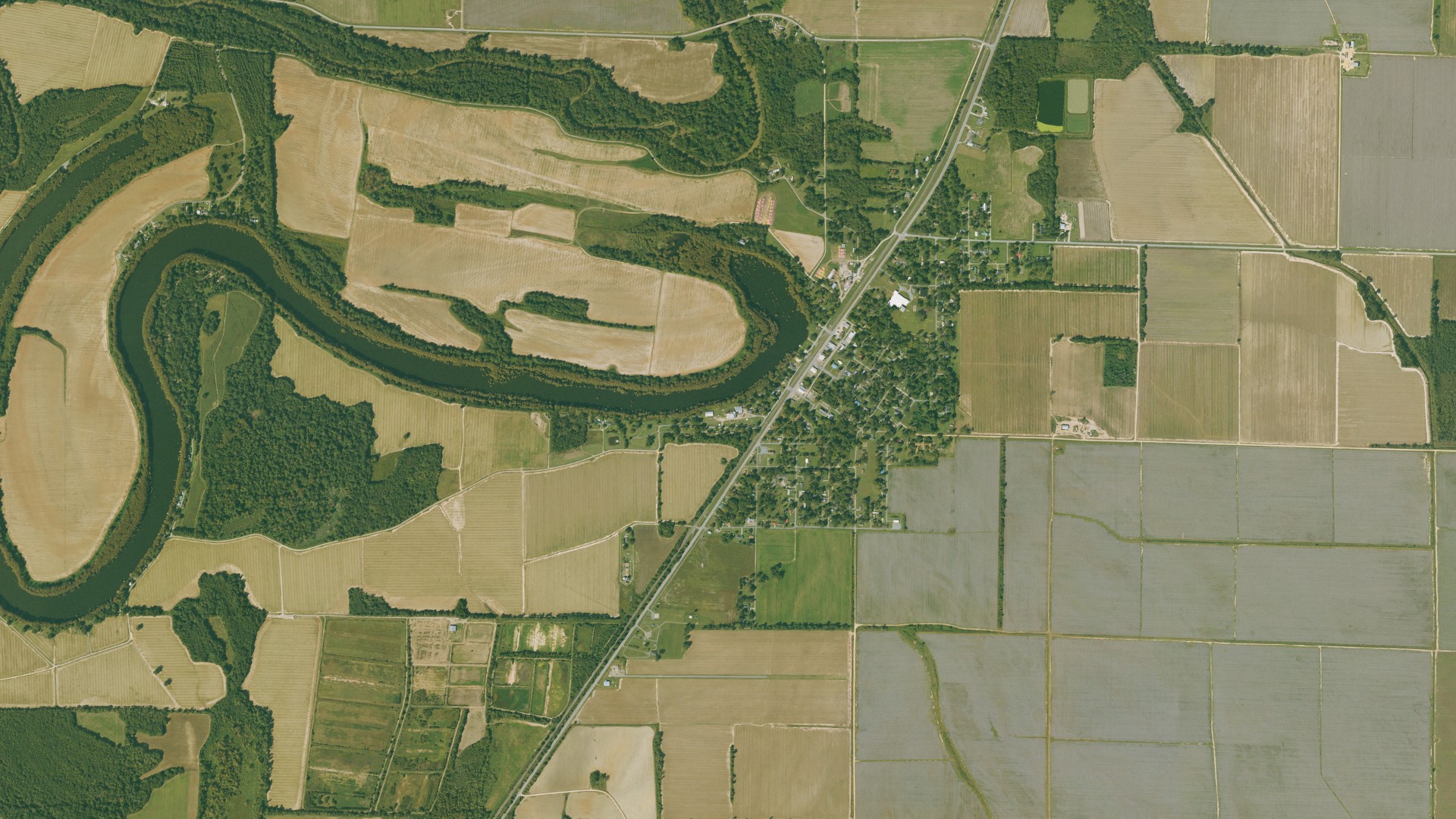 Natural-color aerial photograph of land around Wilmot, Arkansas