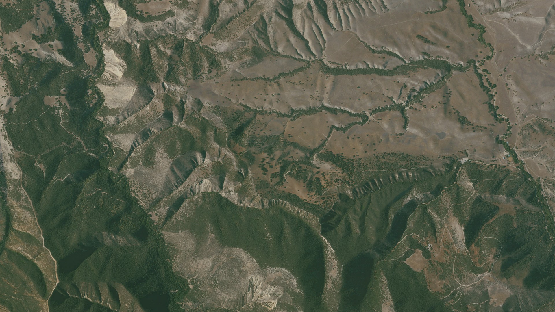 Natural-color aerial photograph of land around Monterey County, California