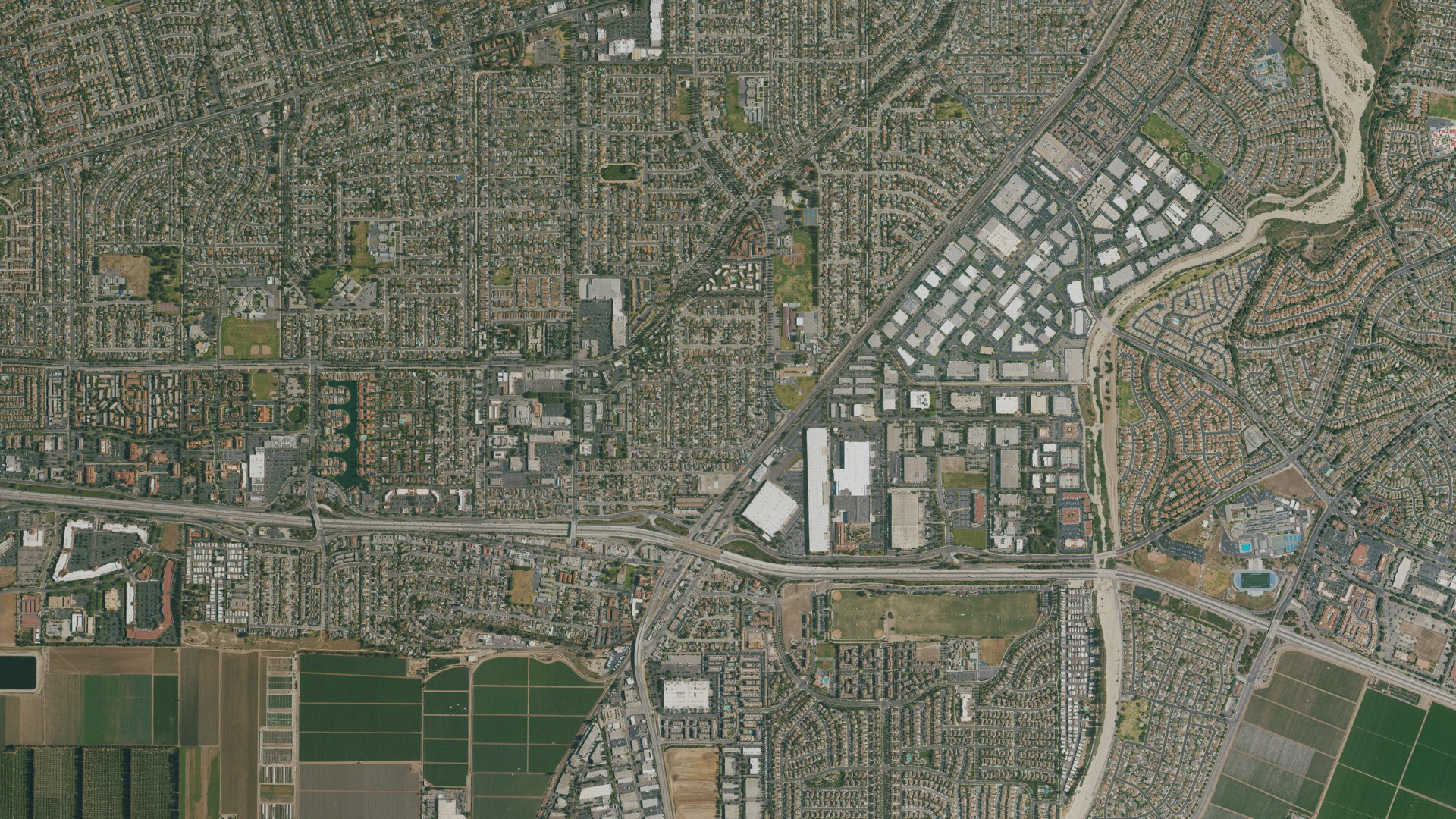 Natural-color aerial photograph of land around Camarillo, California