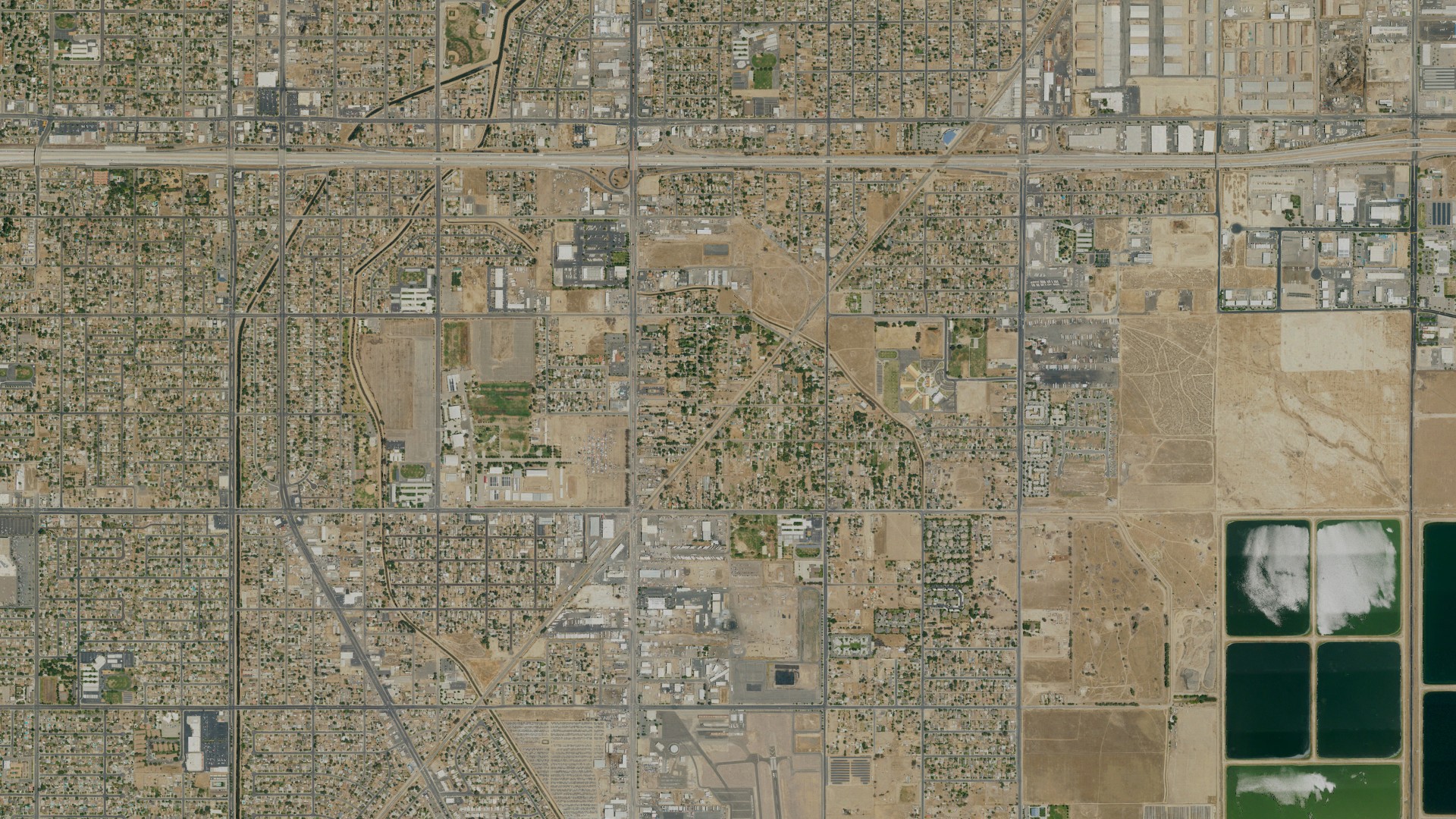 Natural-color aerial photograph of land around Casa Loma, California