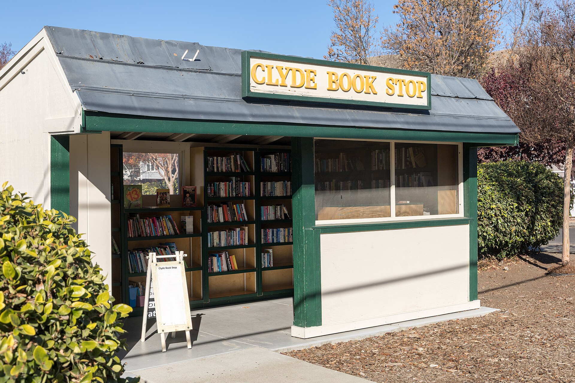 Clyde Book Stop in Clyde, California, US