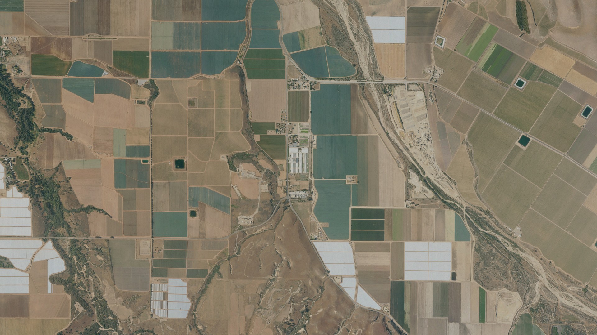 Natural-color aerial photograph of land around Garey, California