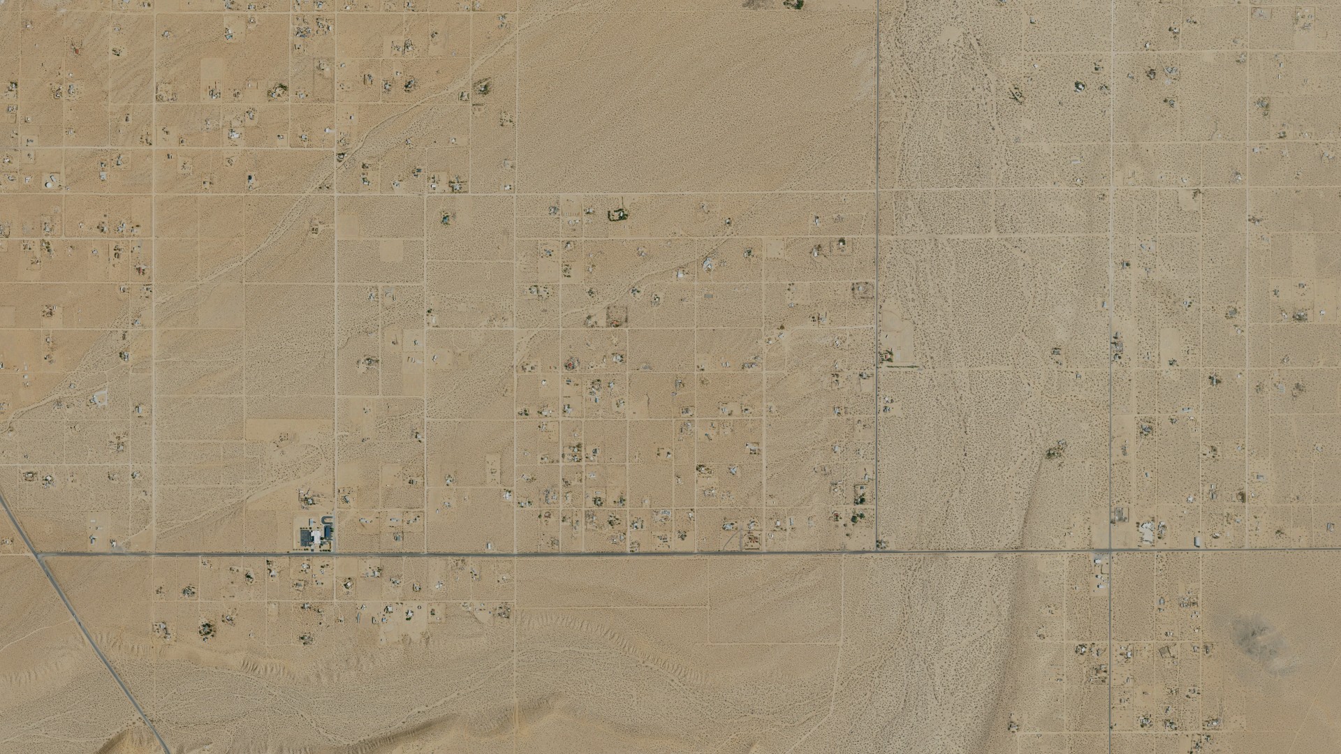 Natural-color aerial photograph of land around Homestead Valley, California