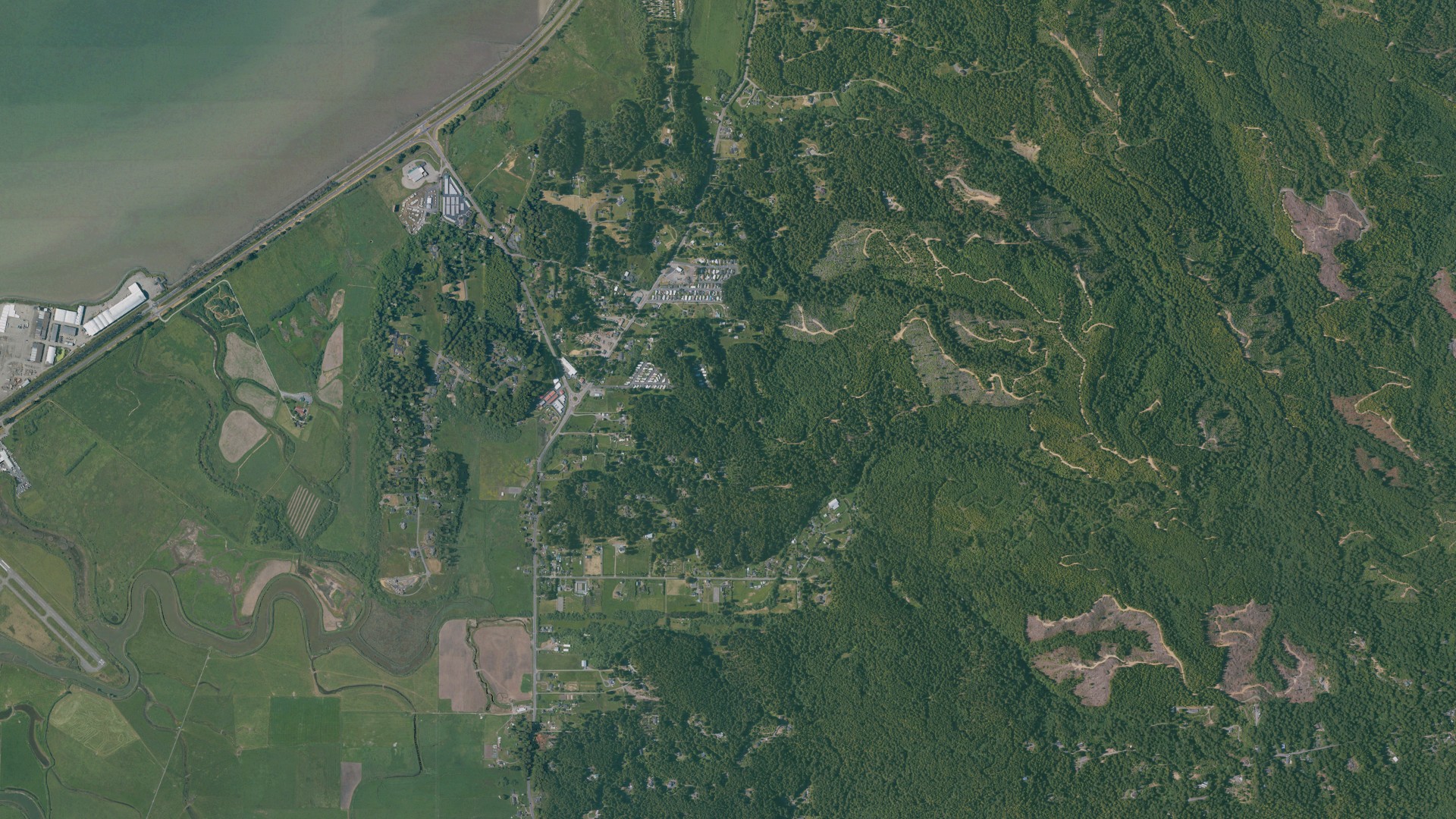 Natural-color aerial photograph of land around Indianola, California
