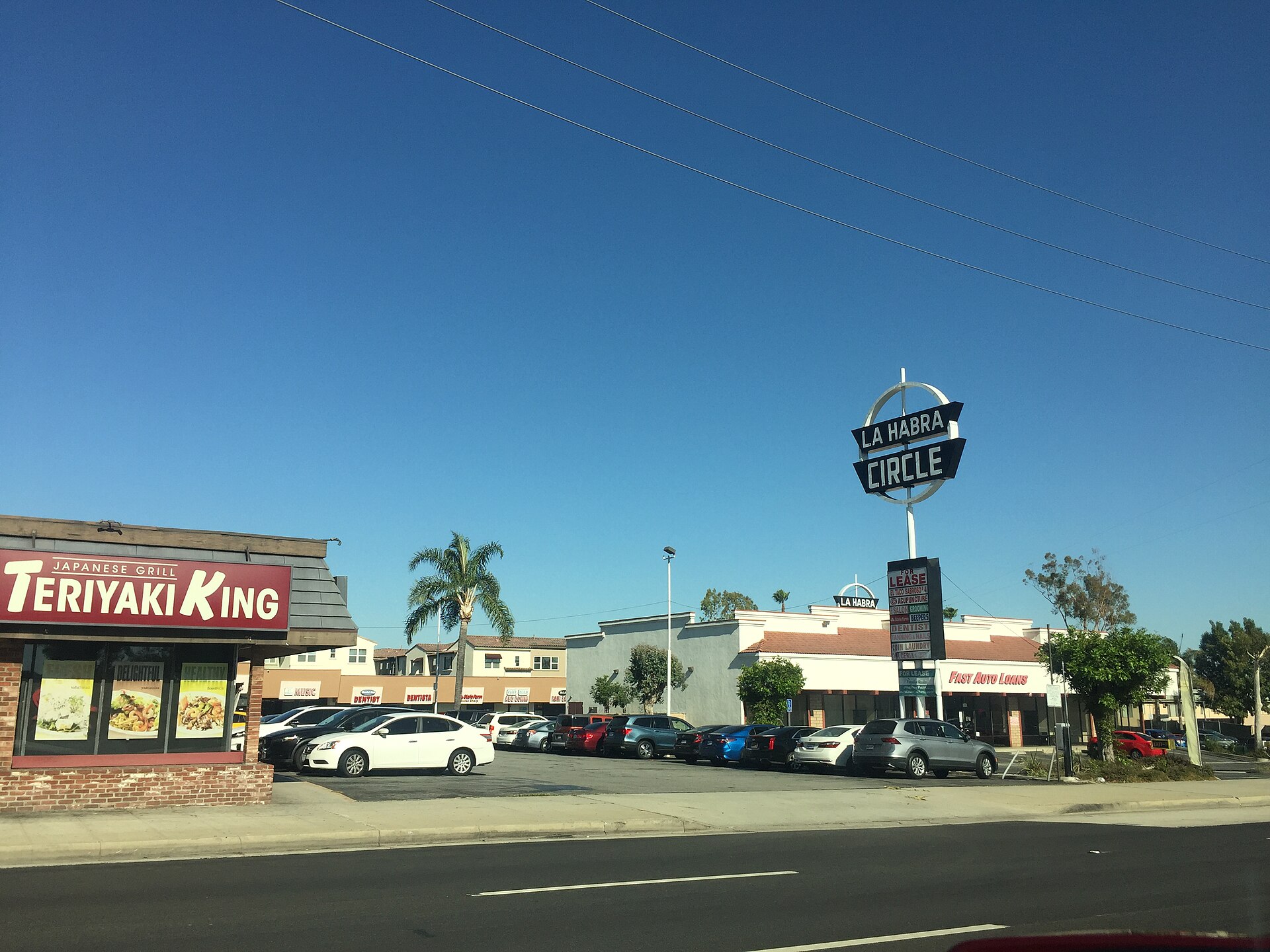 La Habra Circle Shopping Center at 1925 W La Habra Blvd, La Habra, California.