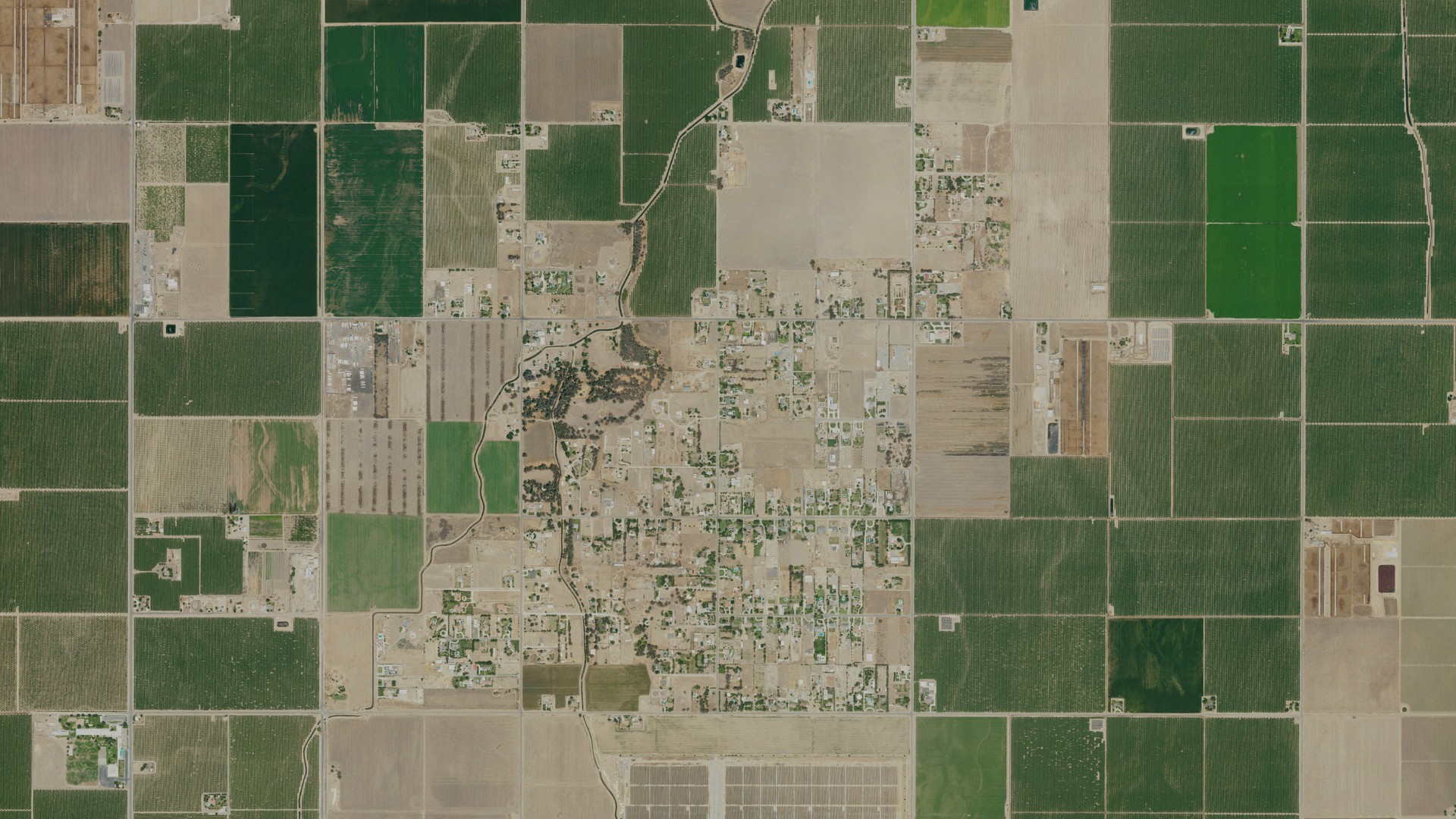 Natural-color aerial photograph of land around Lakeside, California