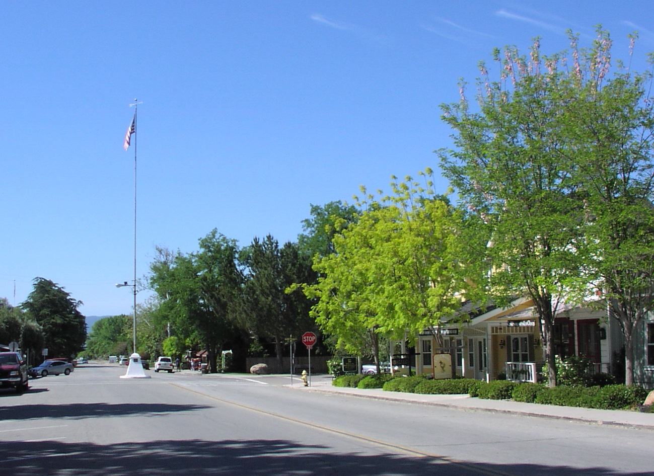 Los Olivos, California: town in the Santa Ynez valley: photo of central intersection and flagpole