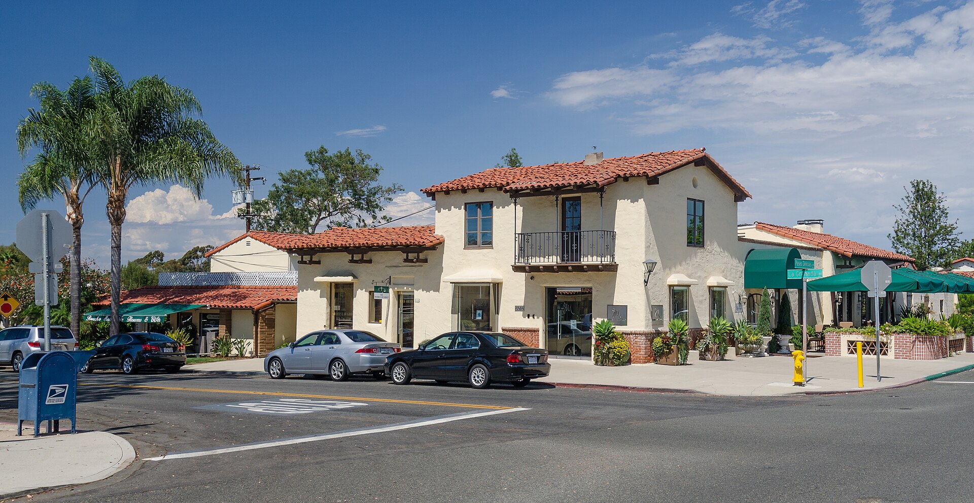 Typical street view of Rancho Santa Fe in California near San Diego
