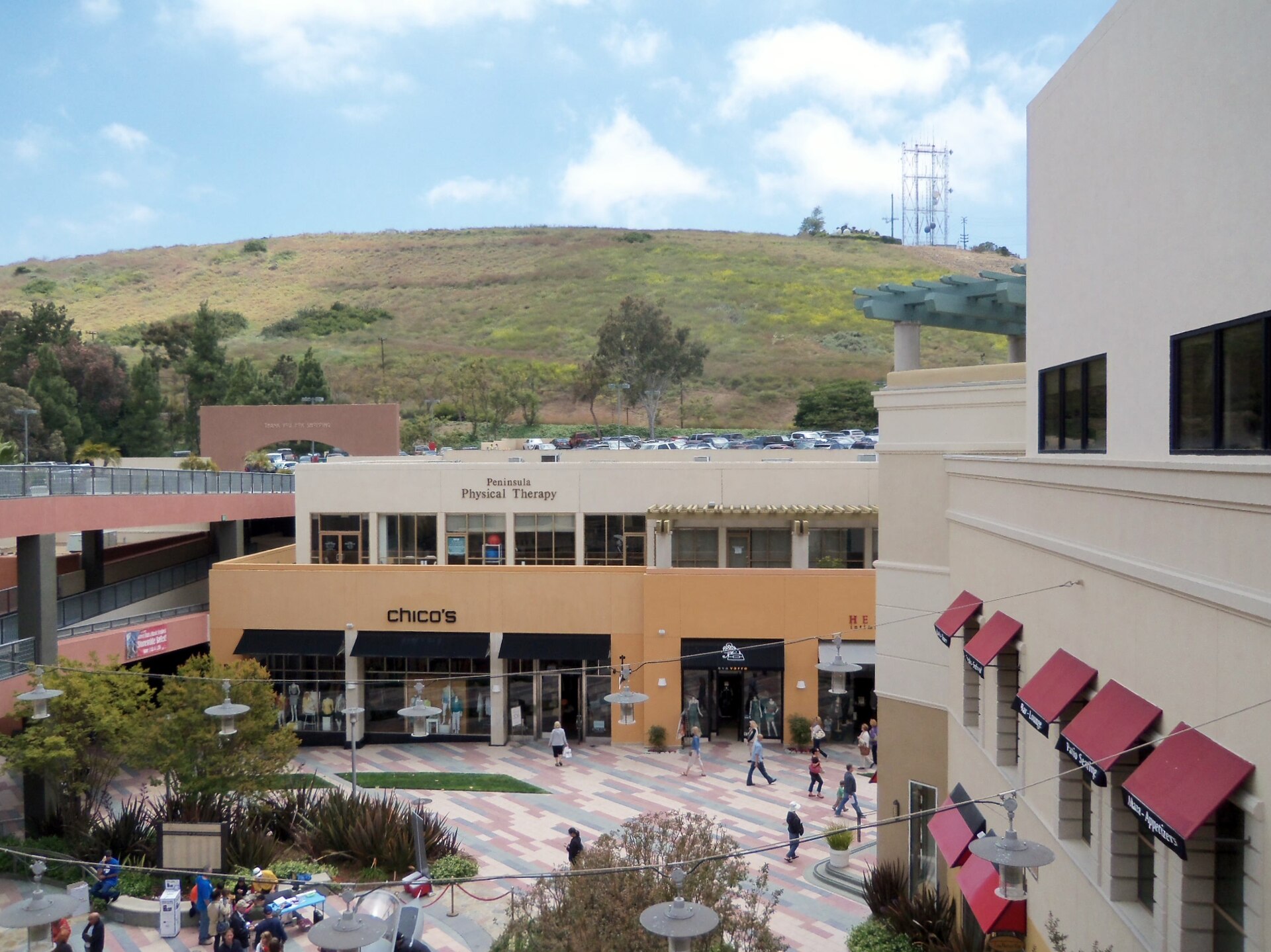 Palos Verdes Street Fair & Music Festival — at the Promenade on the Peninisula (2011). Located in Rolling Hills Estates, on the Palos Verdes Peninsula, Southern California.