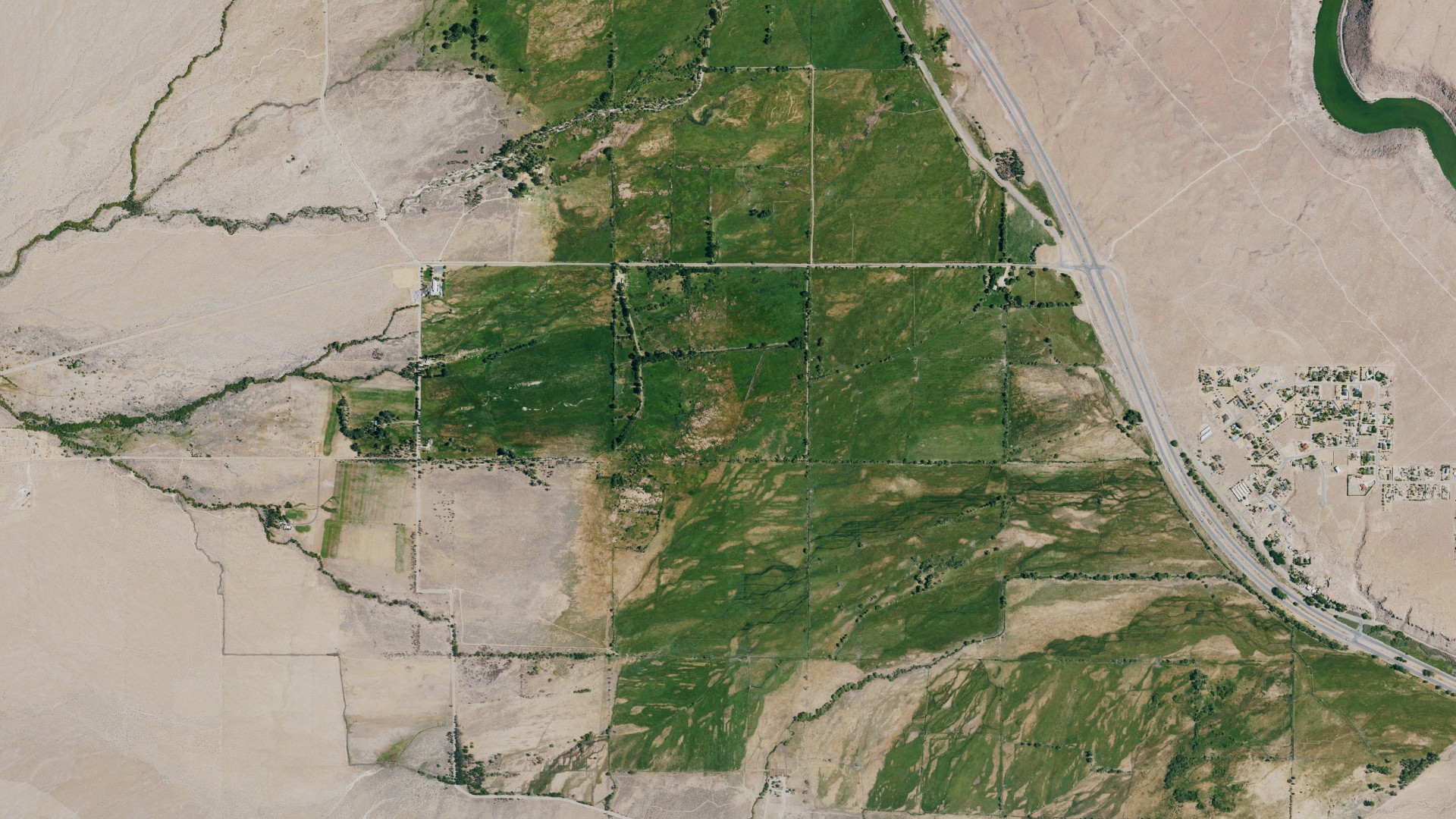 Natural-color aerial photograph of land around Round Valley, California