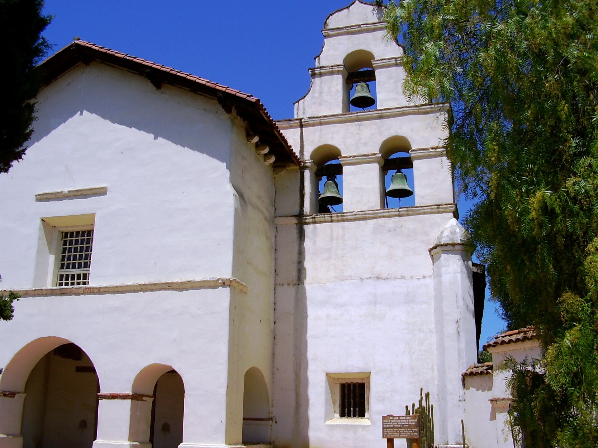 Mission San Juan Bautista. Photo taken at the San Juan Bautista Plaza in San Juan Bautista, California, United States, with an Olympus X450,D535Z,C370Z digital camera.