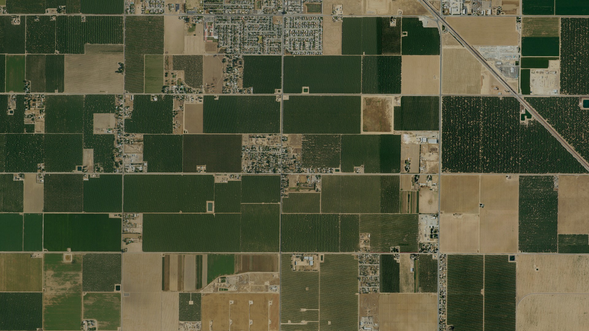 Natural-color aerial photograph of land around Smith Corner, California