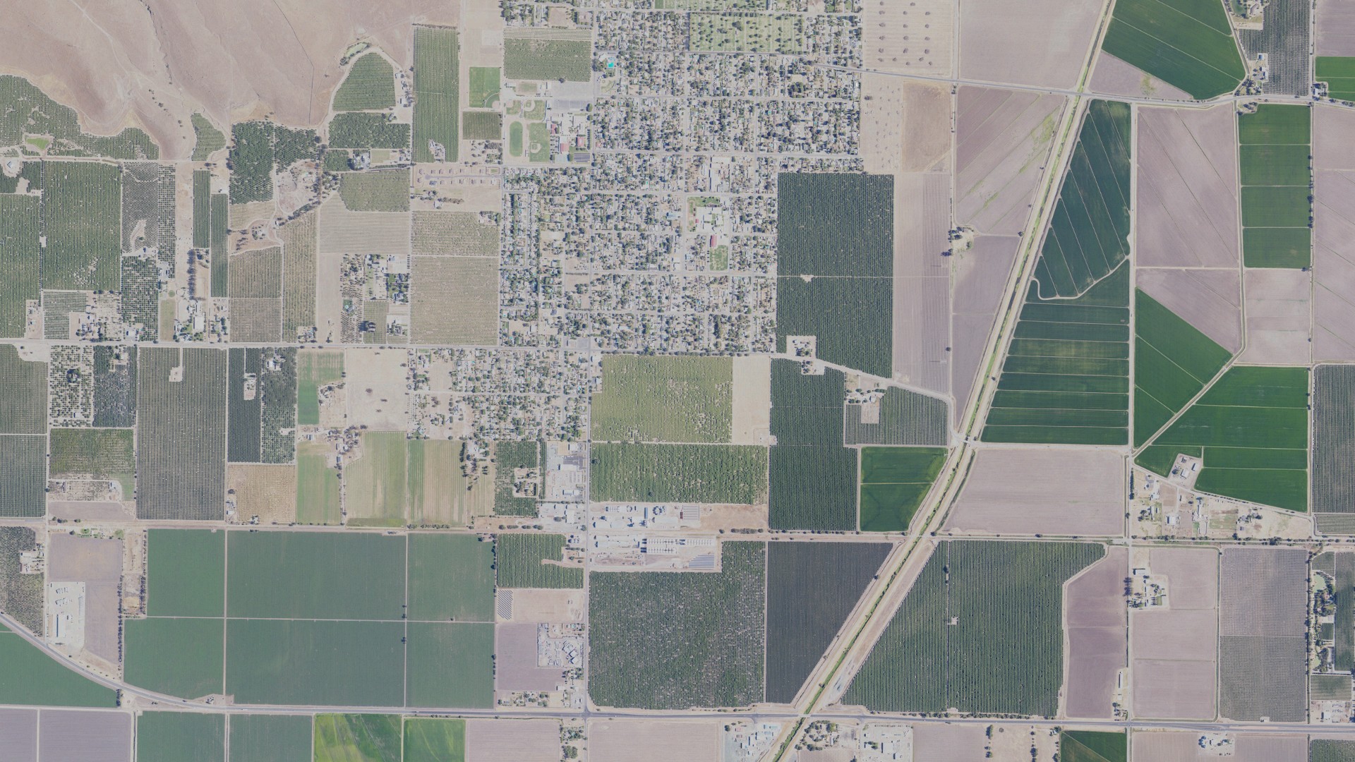 Natural-color aerial photograph of land around Sutter, California