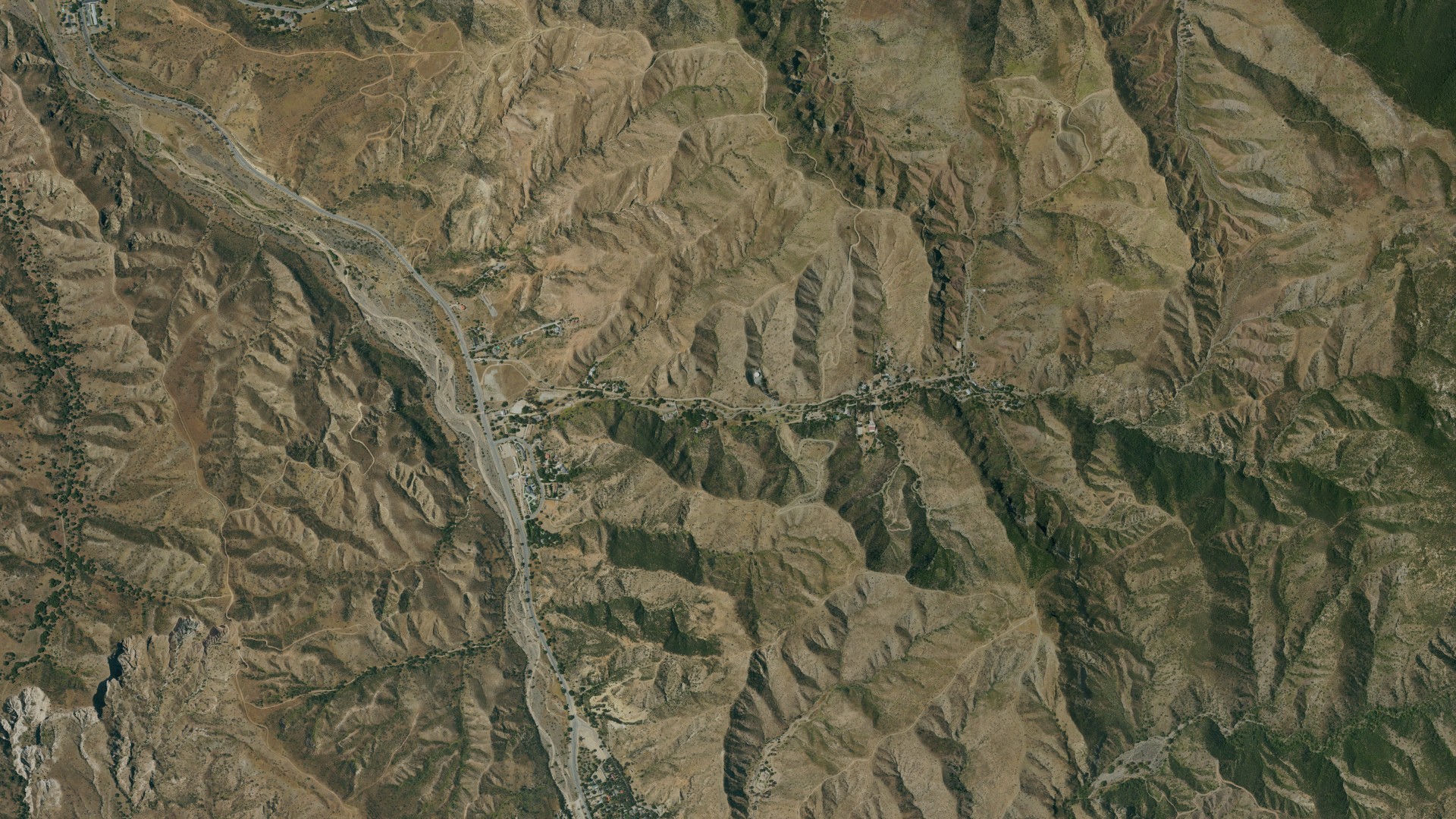 Natural-color aerial photograph of land around Williams Canyon, California