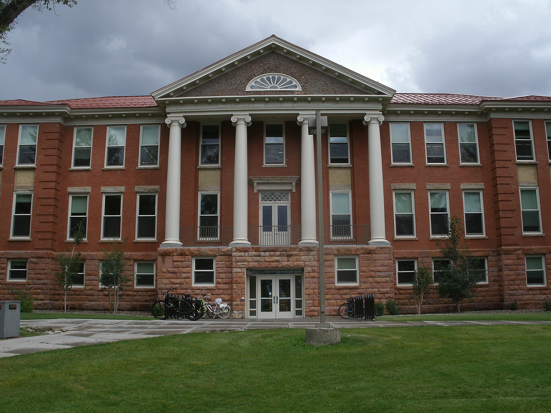 Photo of the State Normal School of Colorado building. This original structure was called North Hall and is the north end of Taylor Hall at the Western State Colorado University. — Gunnison County, Colorado