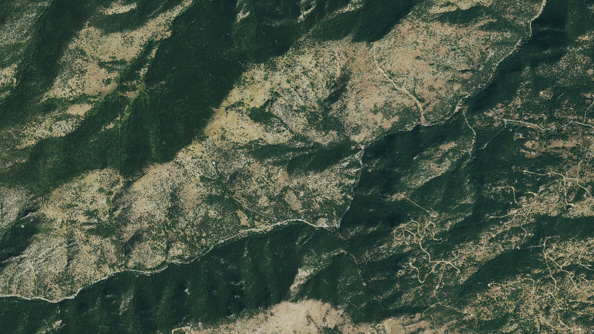 Natural-color aerial photograph of land around Glendale, Colorado