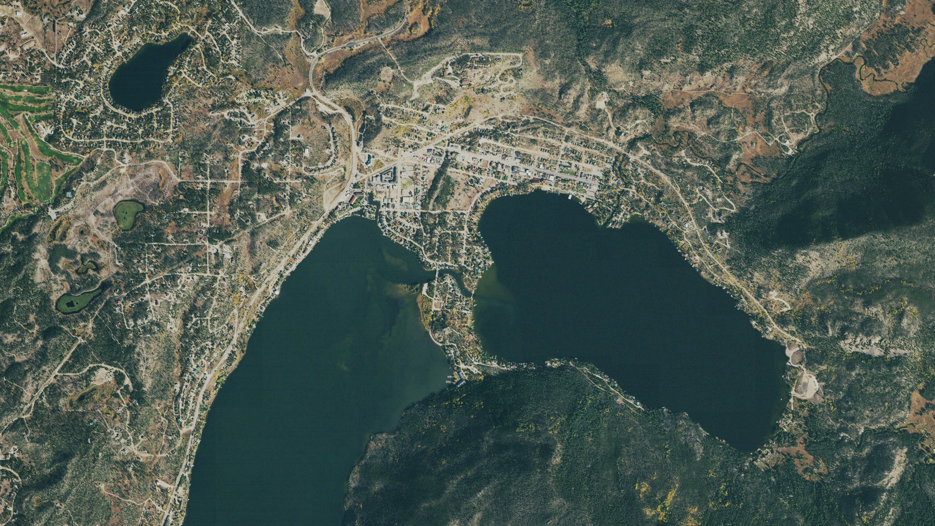 Natural-color aerial photograph of land around Grand Lake, Colorado